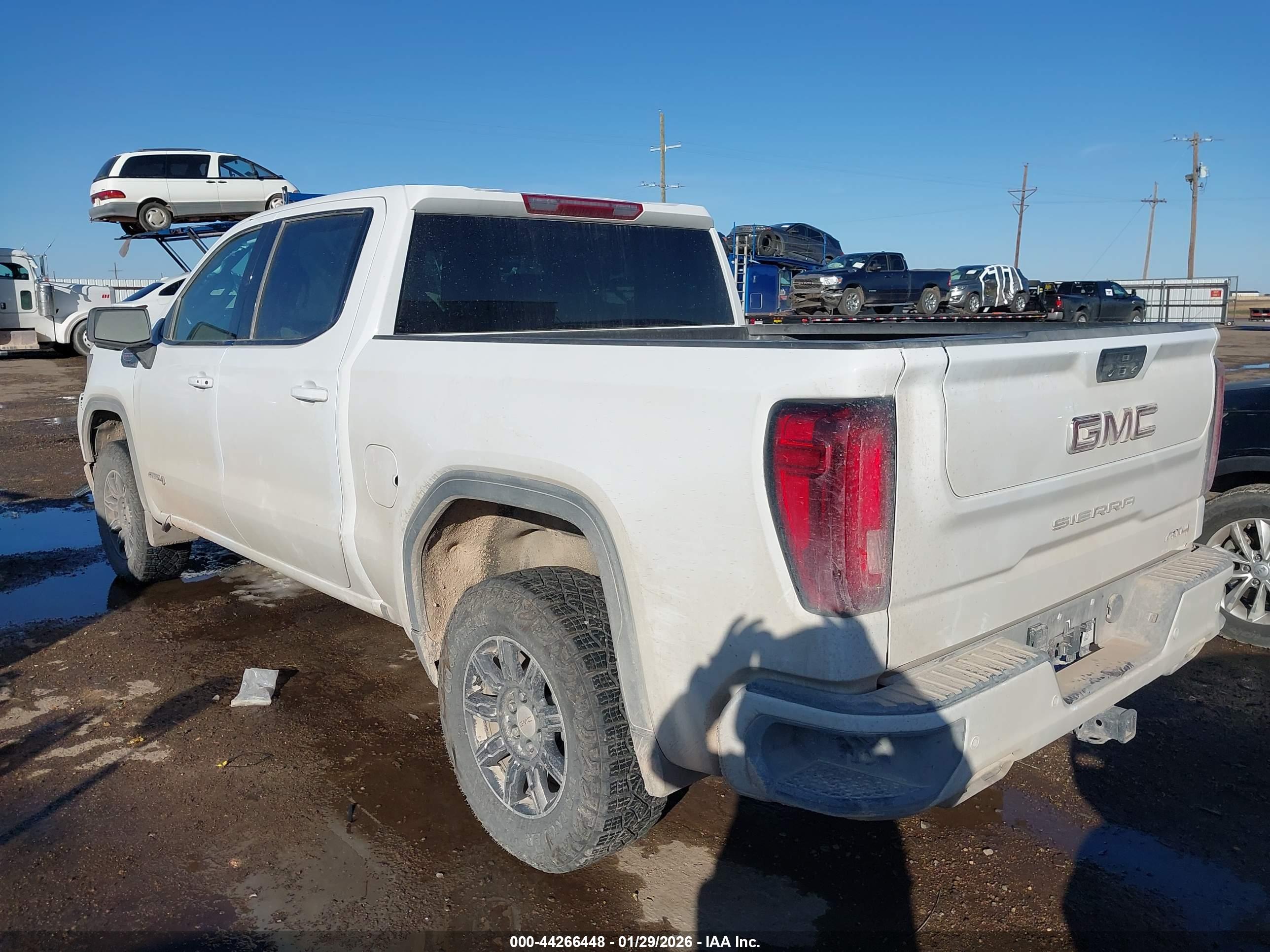 GMC SIERRA image 3