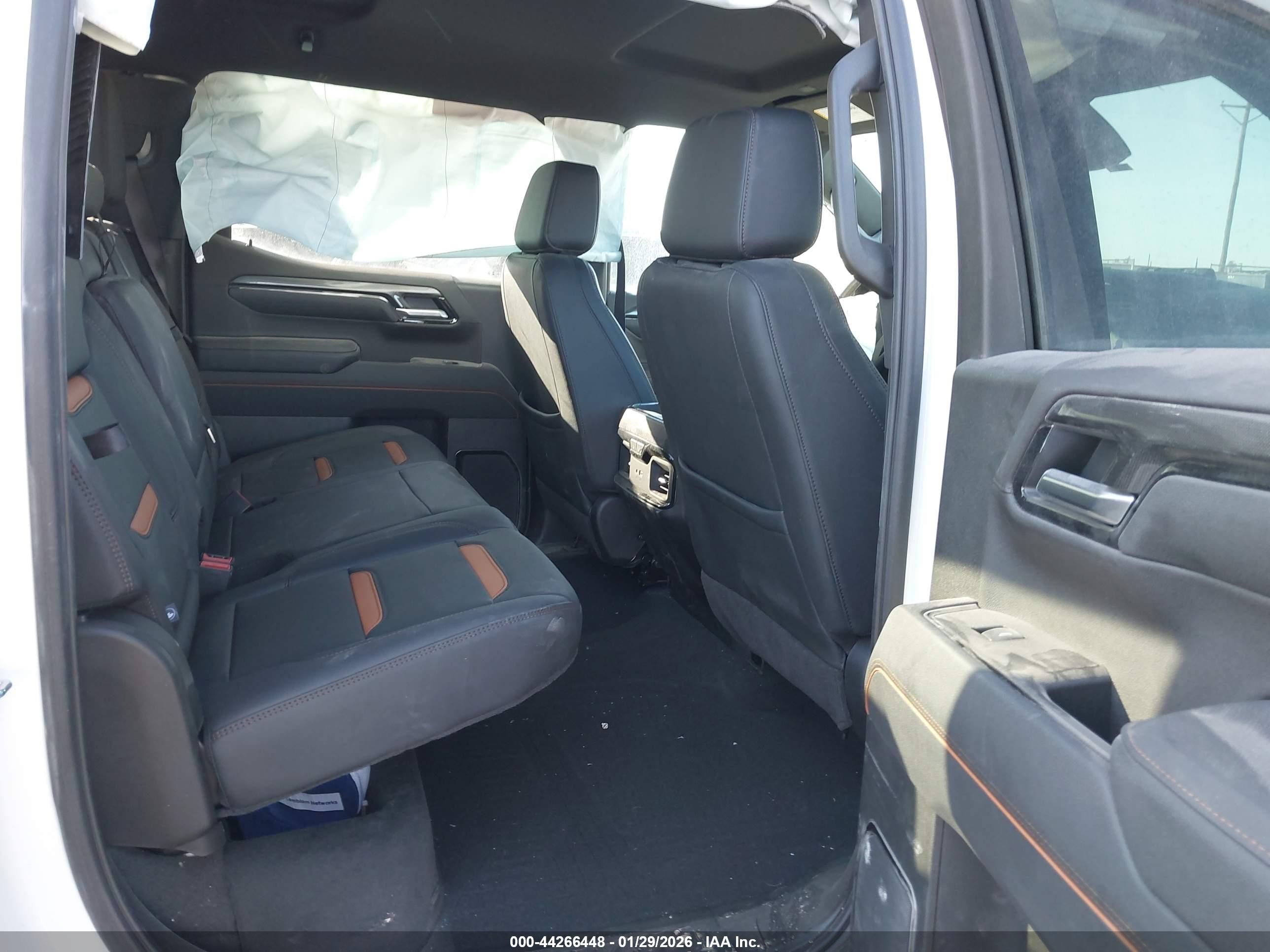 GMC SIERRA image 8