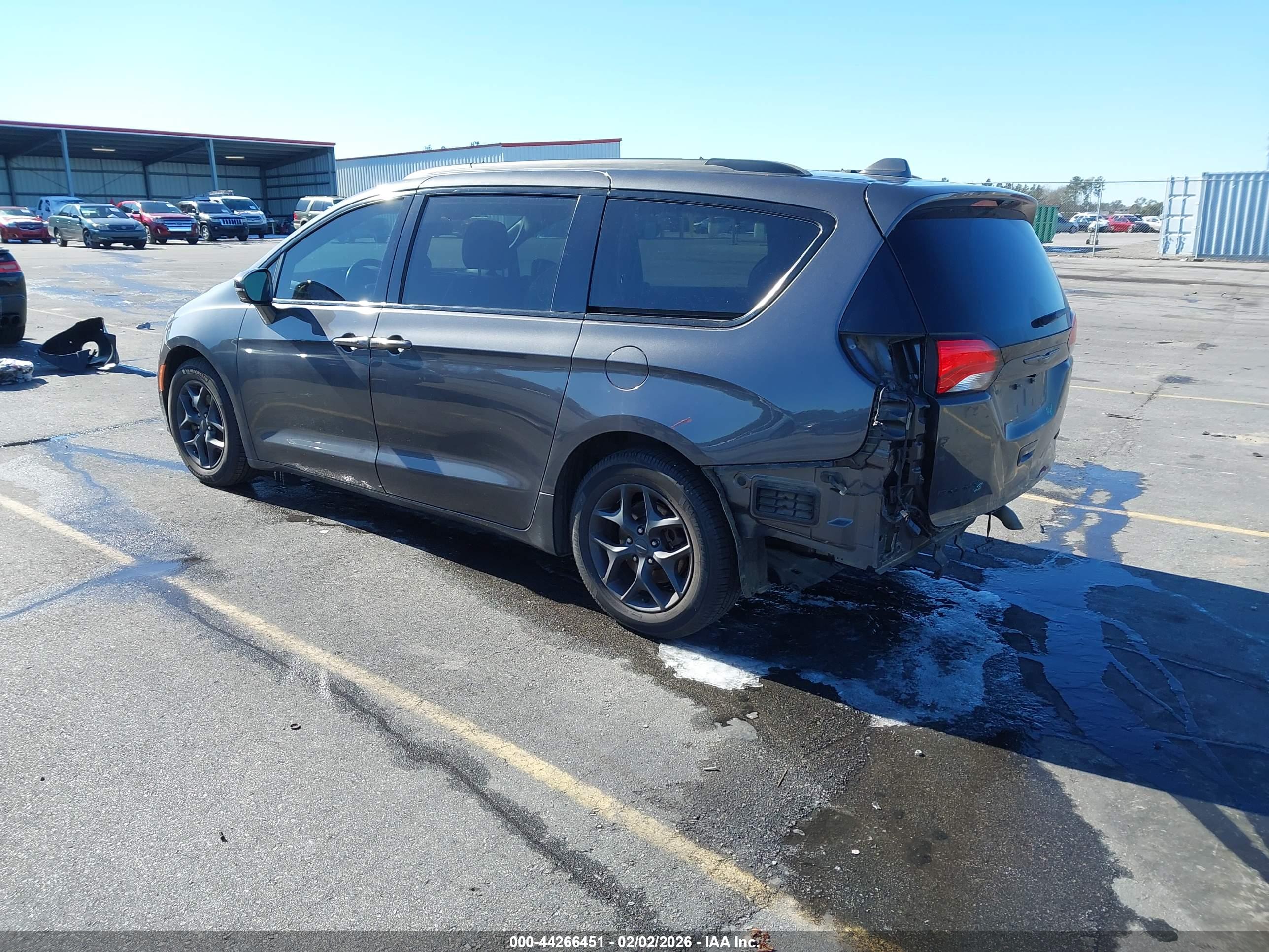 CHRYSLER PACIFICA image 3