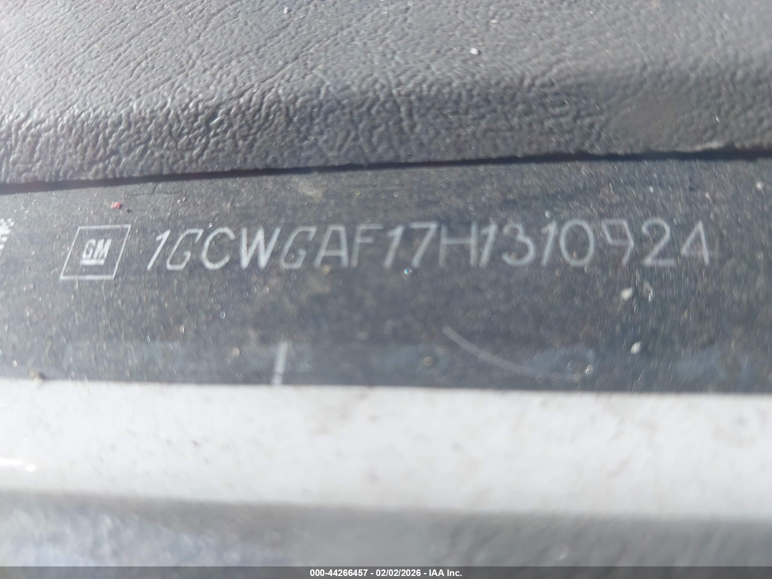 CHEVROLET EXPRESS image 9