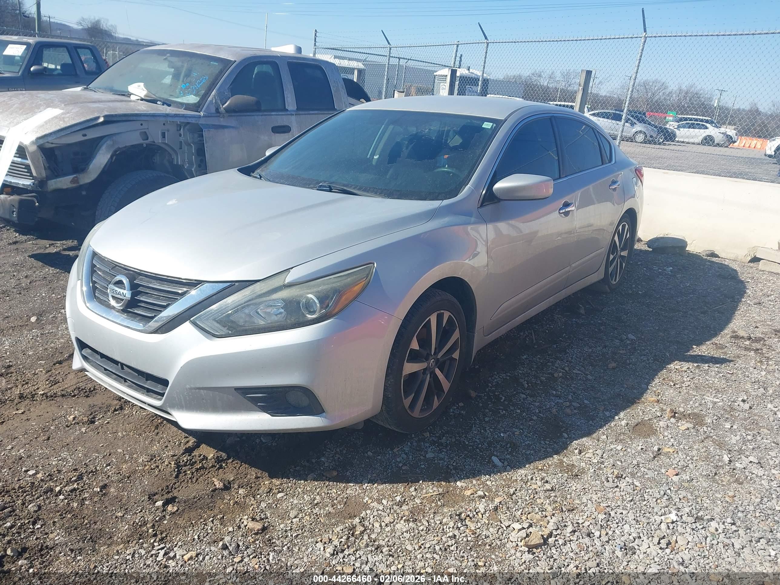 NISSAN ALTIMA image 2