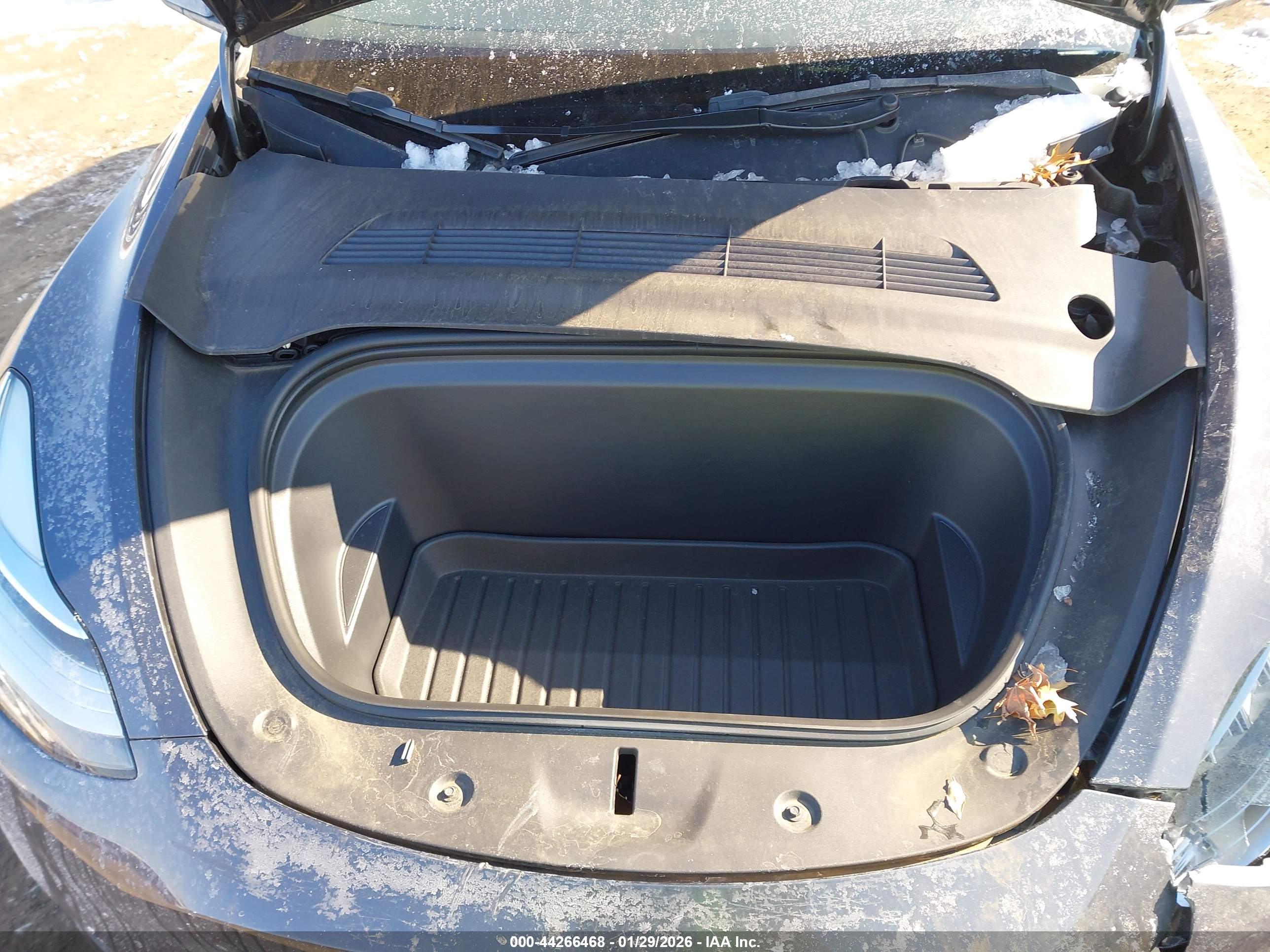 TESLA MODEL image 10