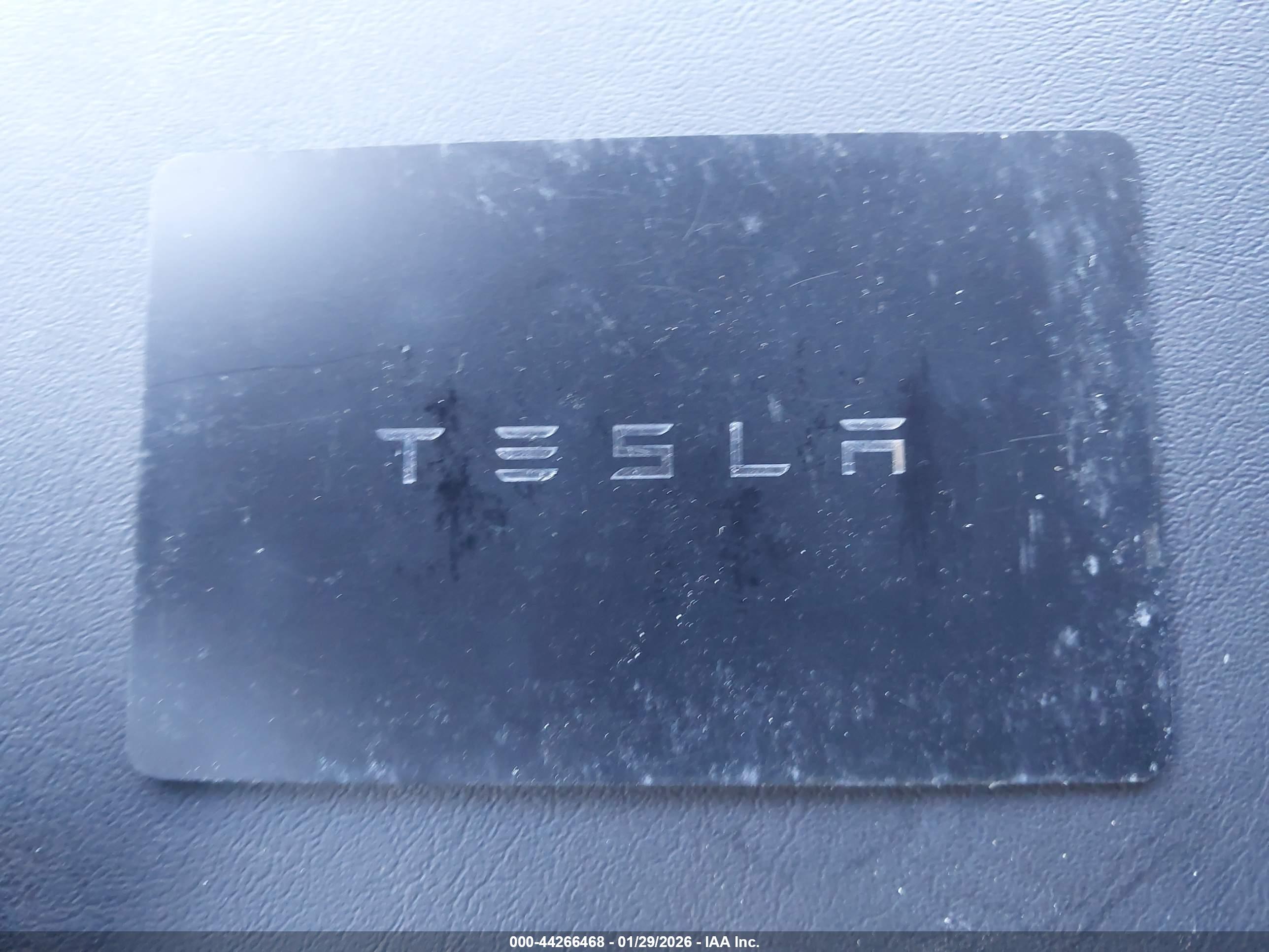 TESLA MODEL image 11