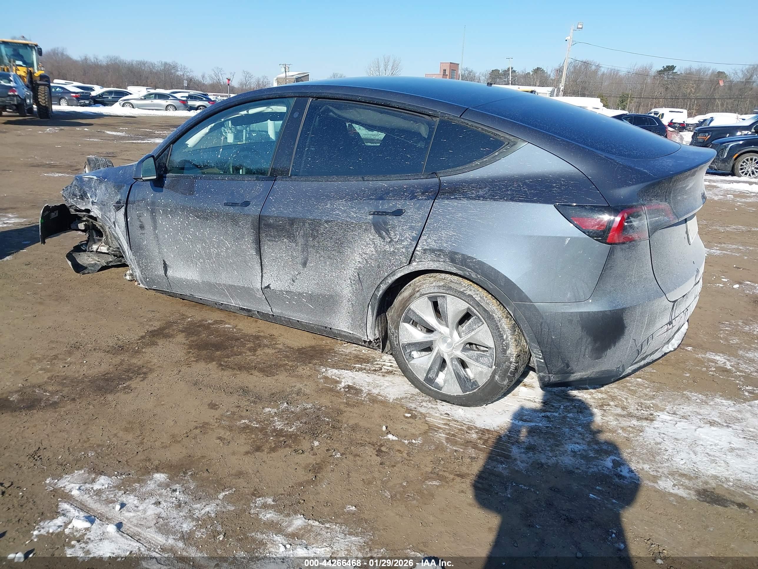 TESLA MODEL image 3