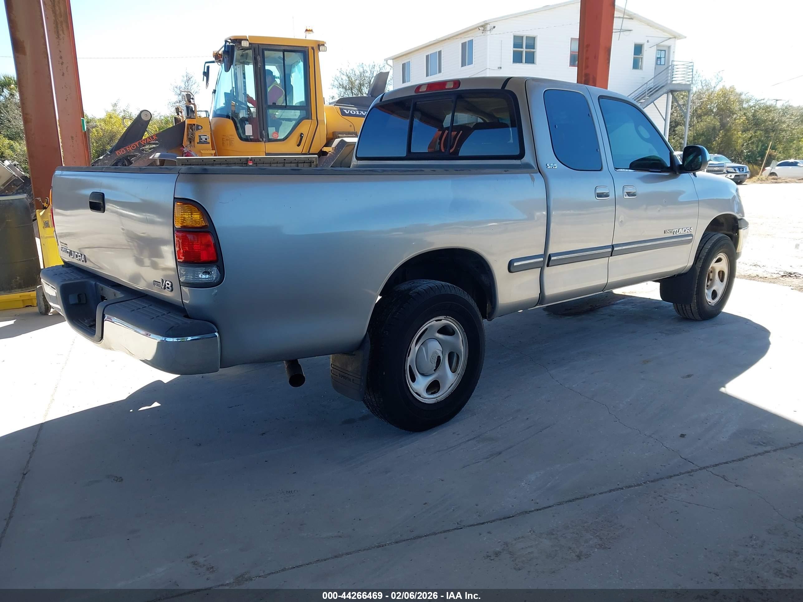 TOYOTA TUNDRA image 4