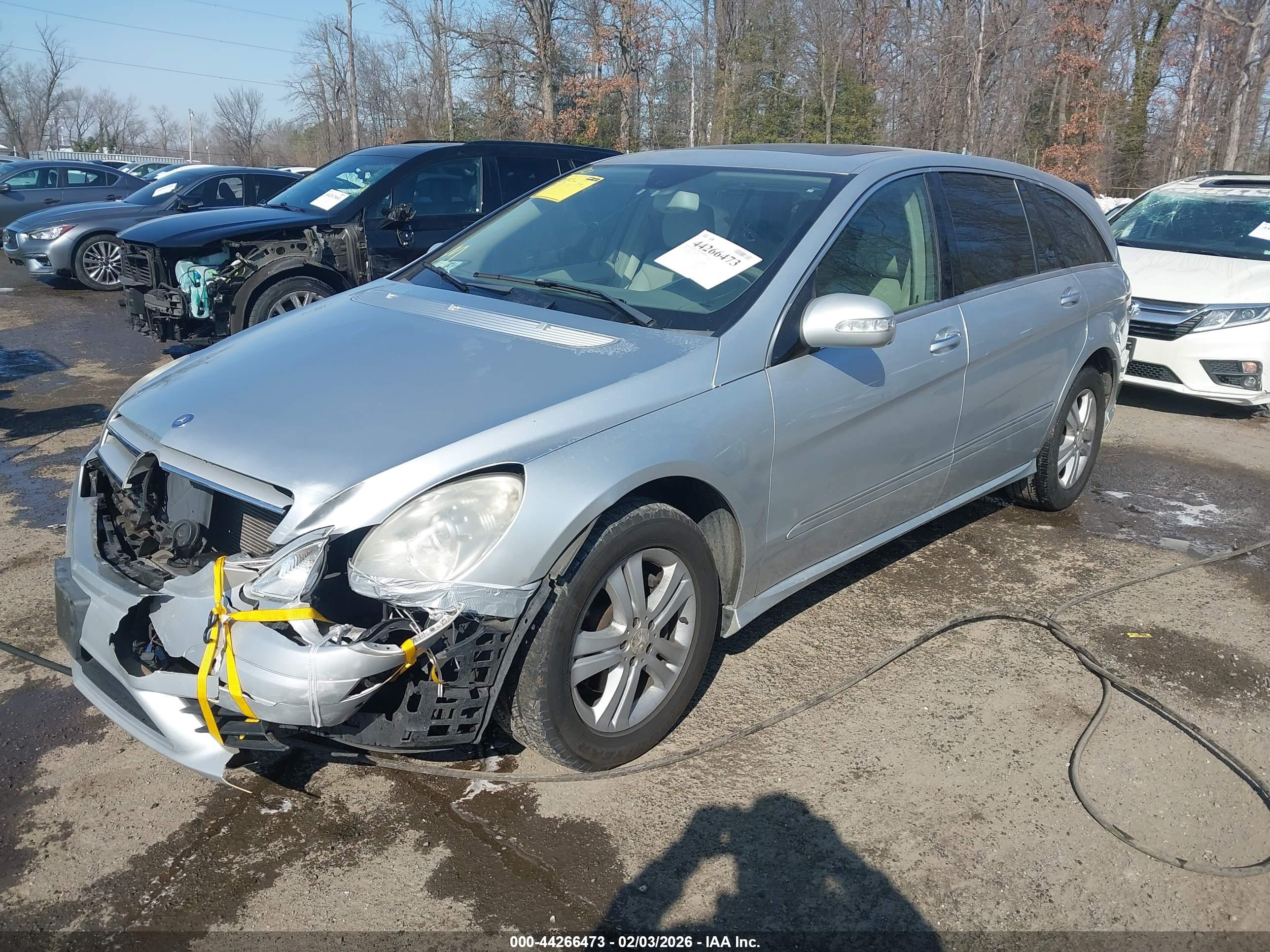 MERCEDES-BENZ R image 2