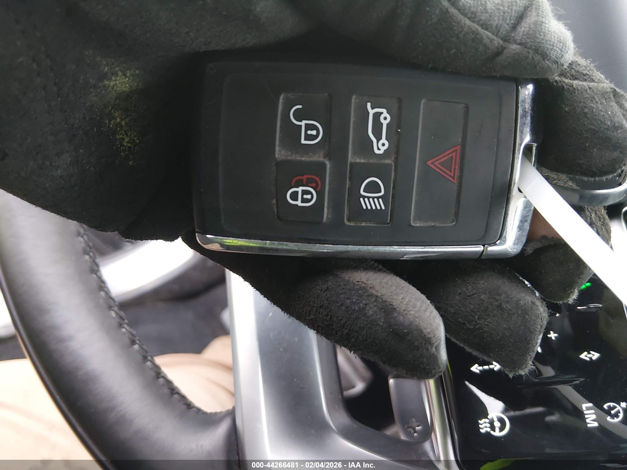 LAND ROVER image 11