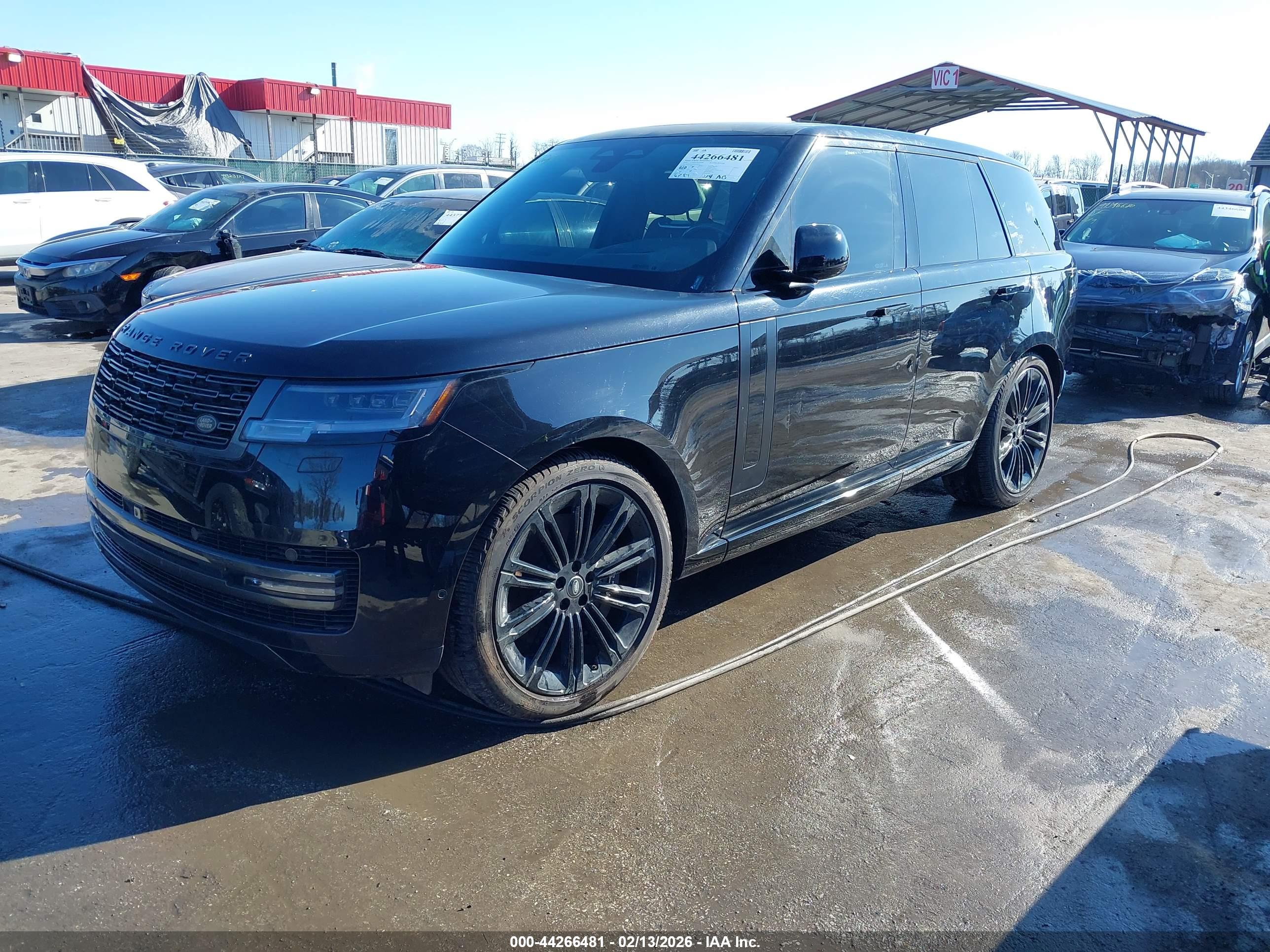 LAND ROVER image 2