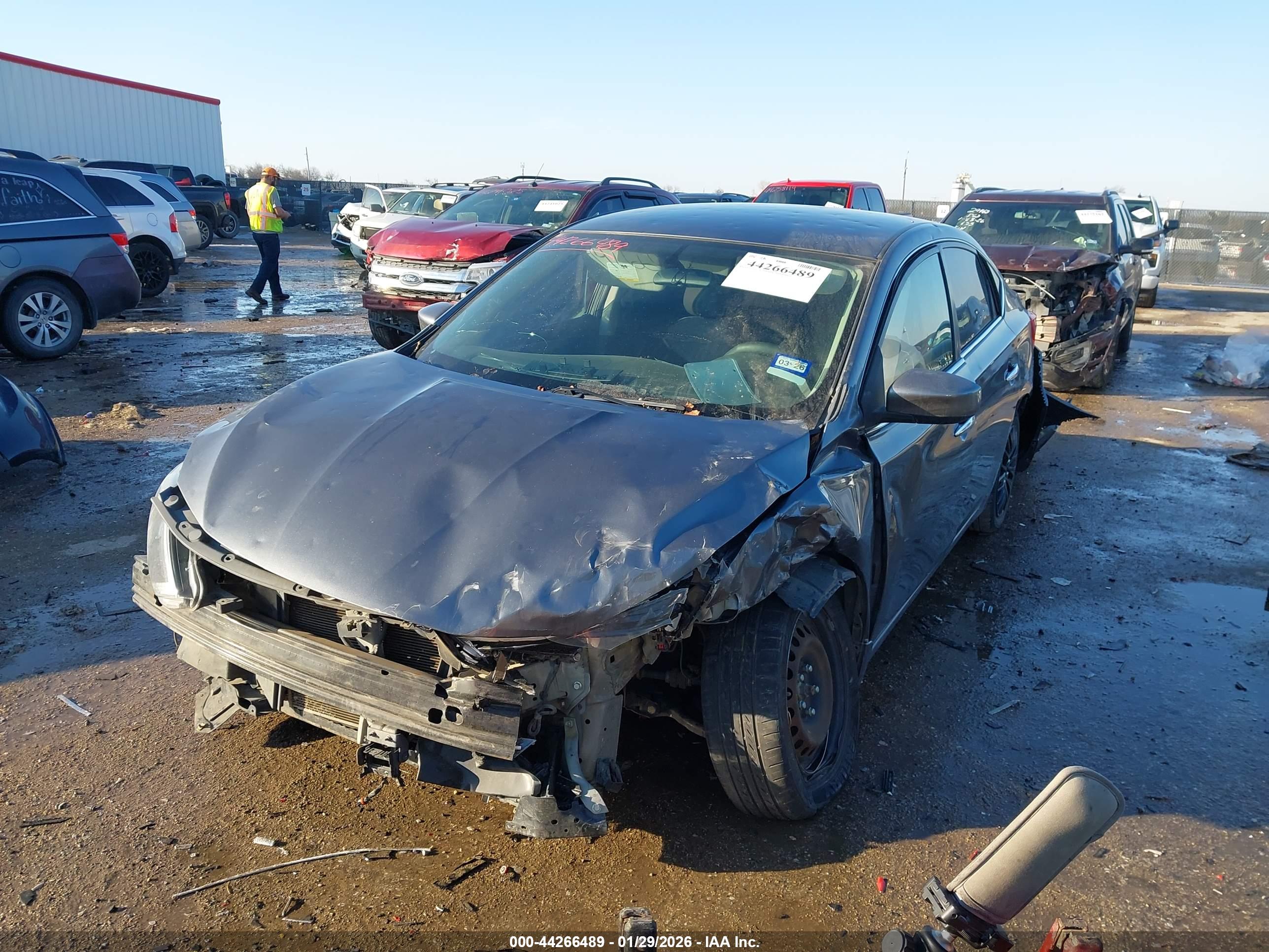 NISSAN SENTRA image 2