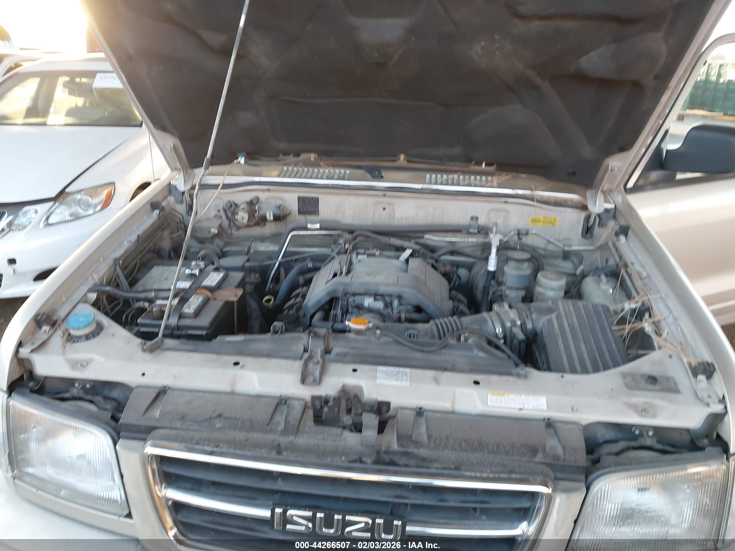 ISUZU TROOPER image 10
