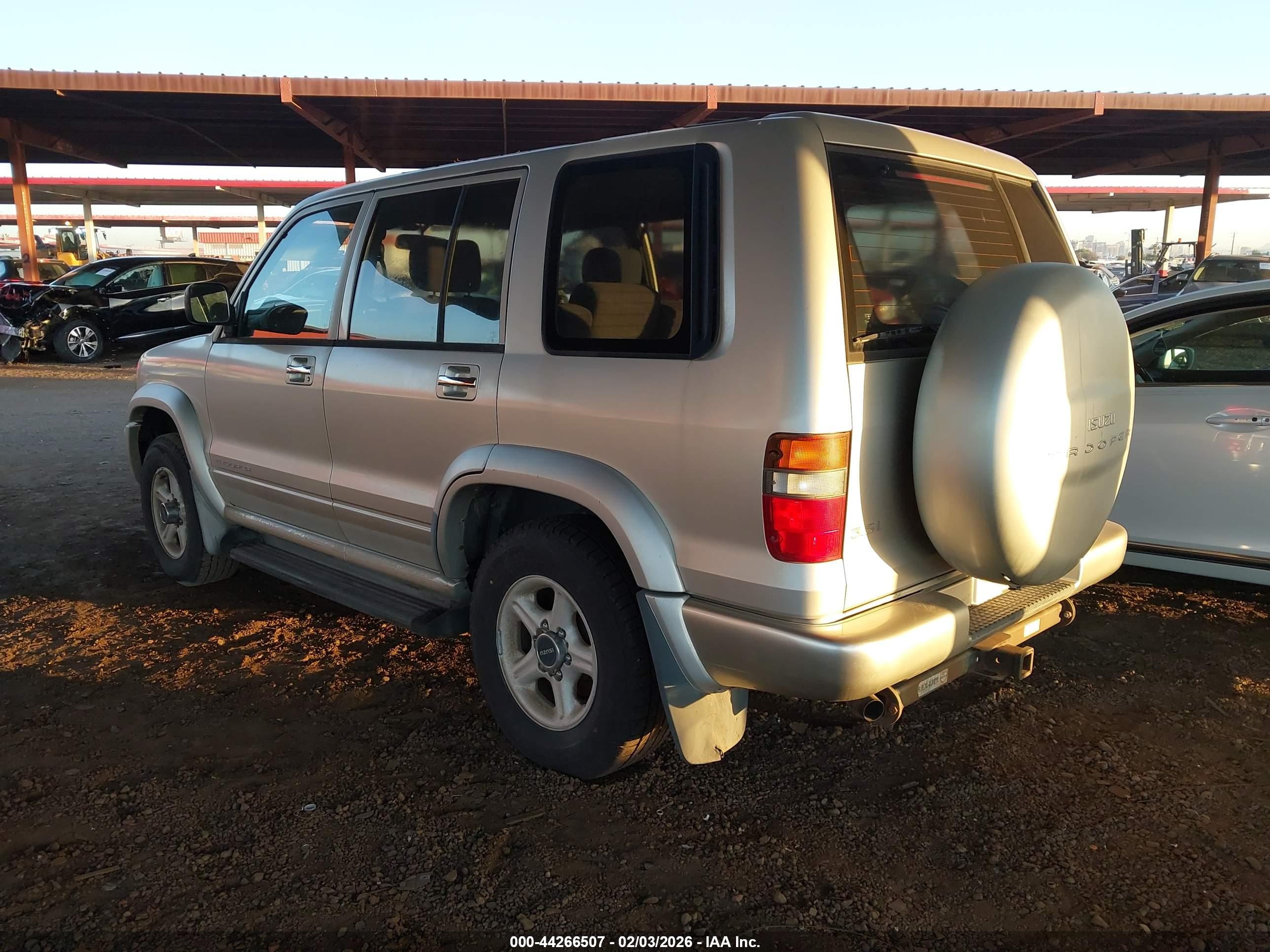 ISUZU TROOPER image 3