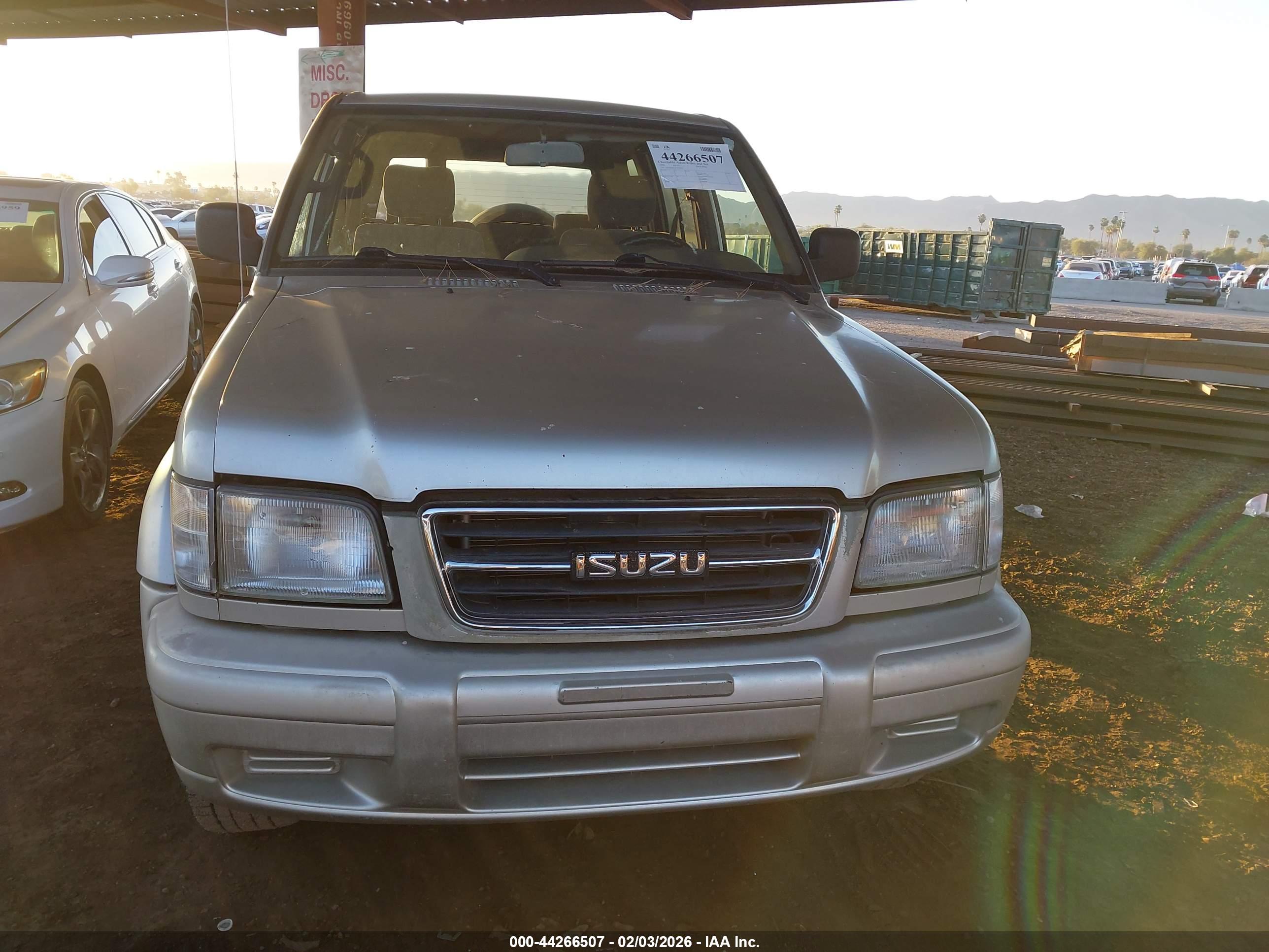 ISUZU TROOPER image 6