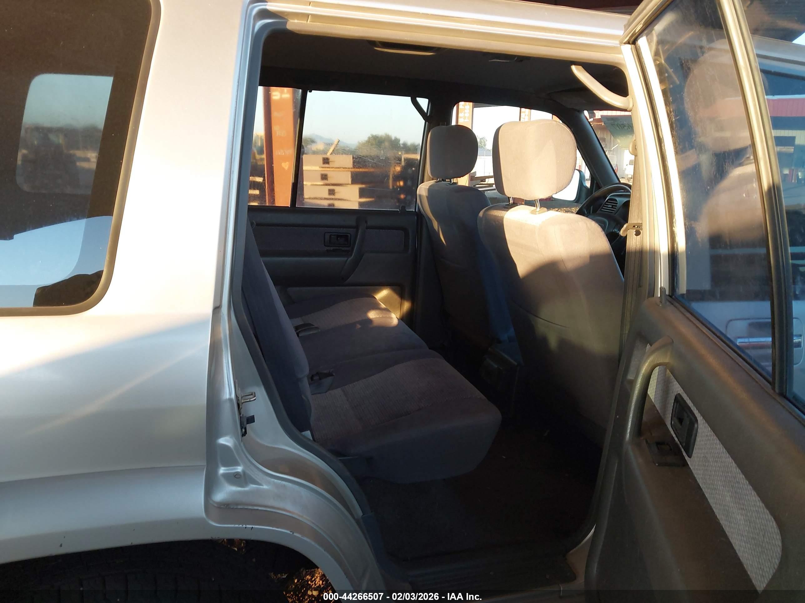 ISUZU TROOPER image 8