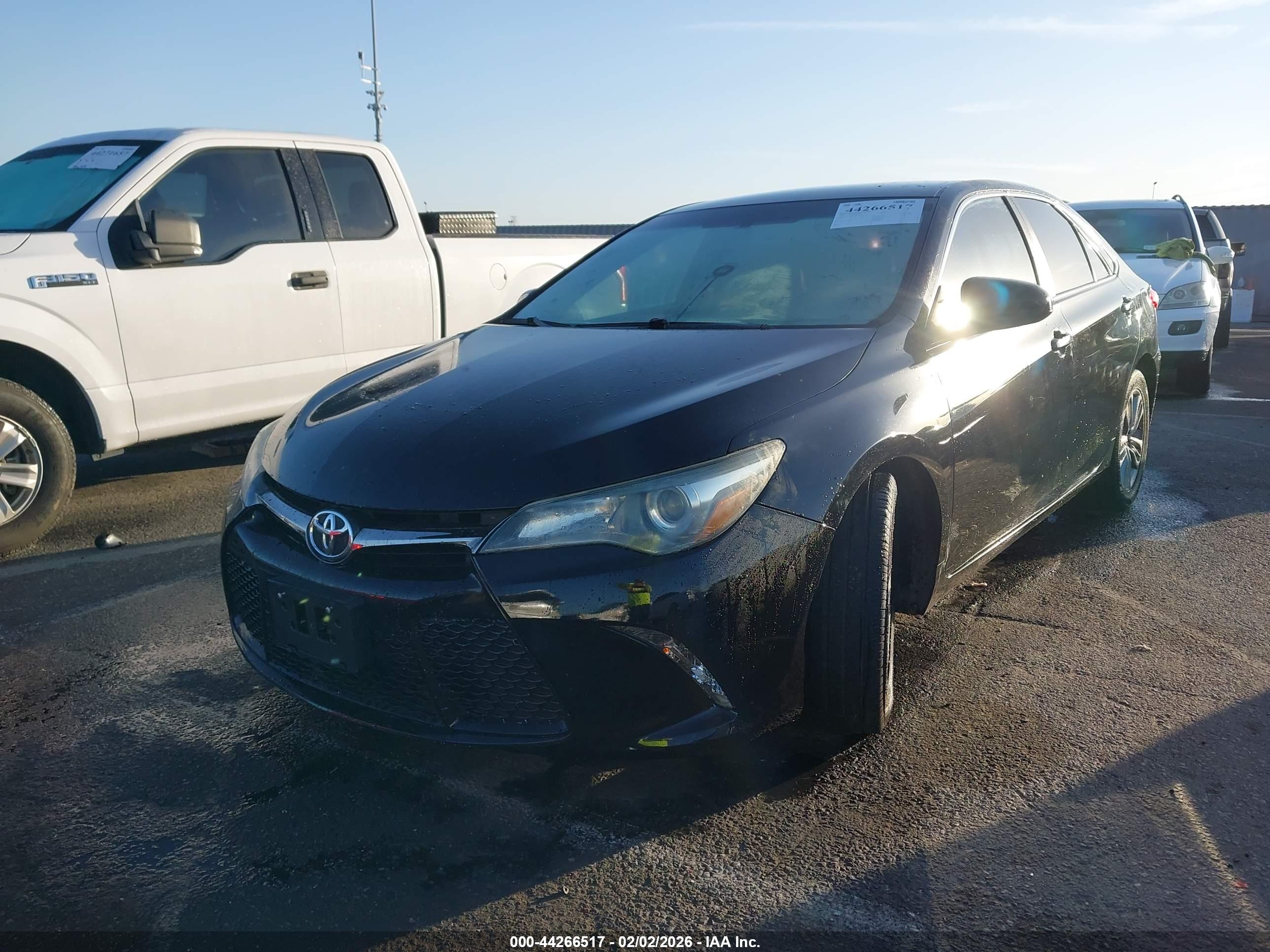 TOYOTA CAMRY image 2