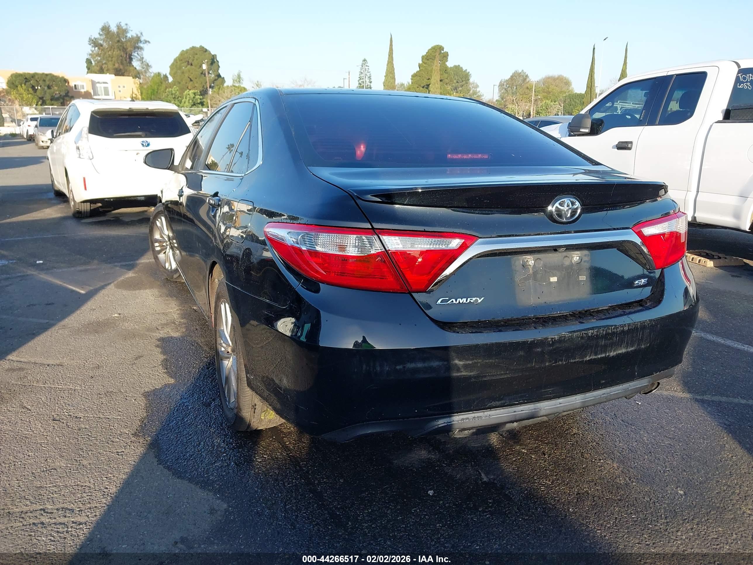 TOYOTA CAMRY image 3