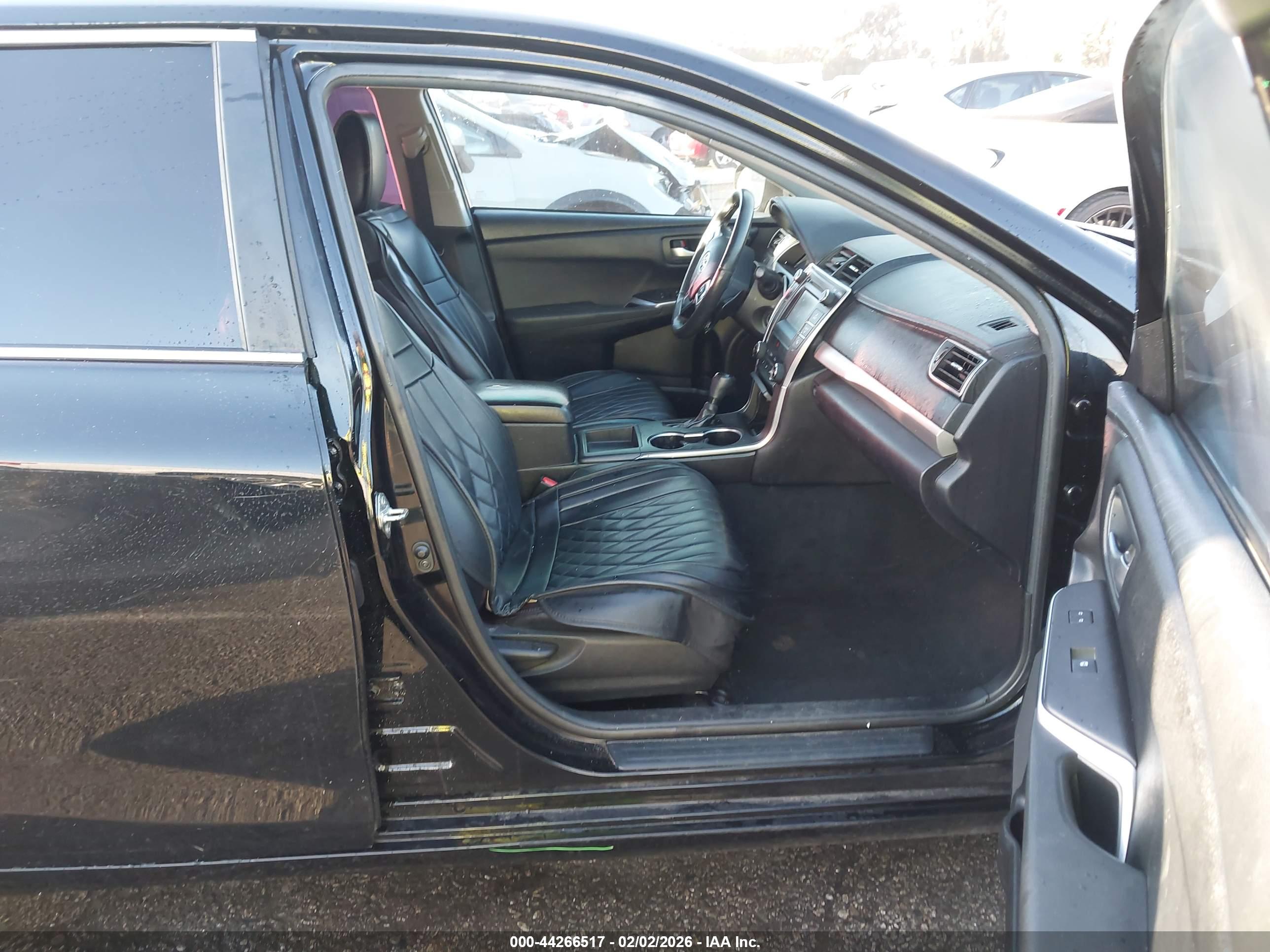 TOYOTA CAMRY image 5
