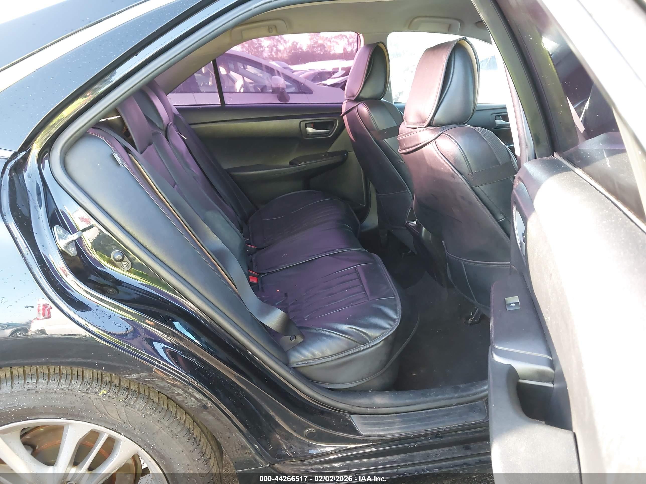 TOYOTA CAMRY image 8