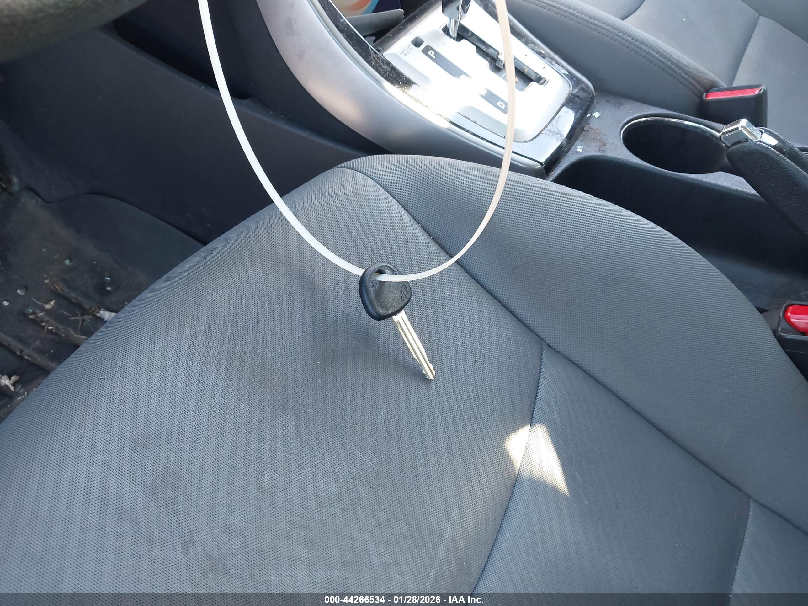 HYUNDAI ELANTRA image 11