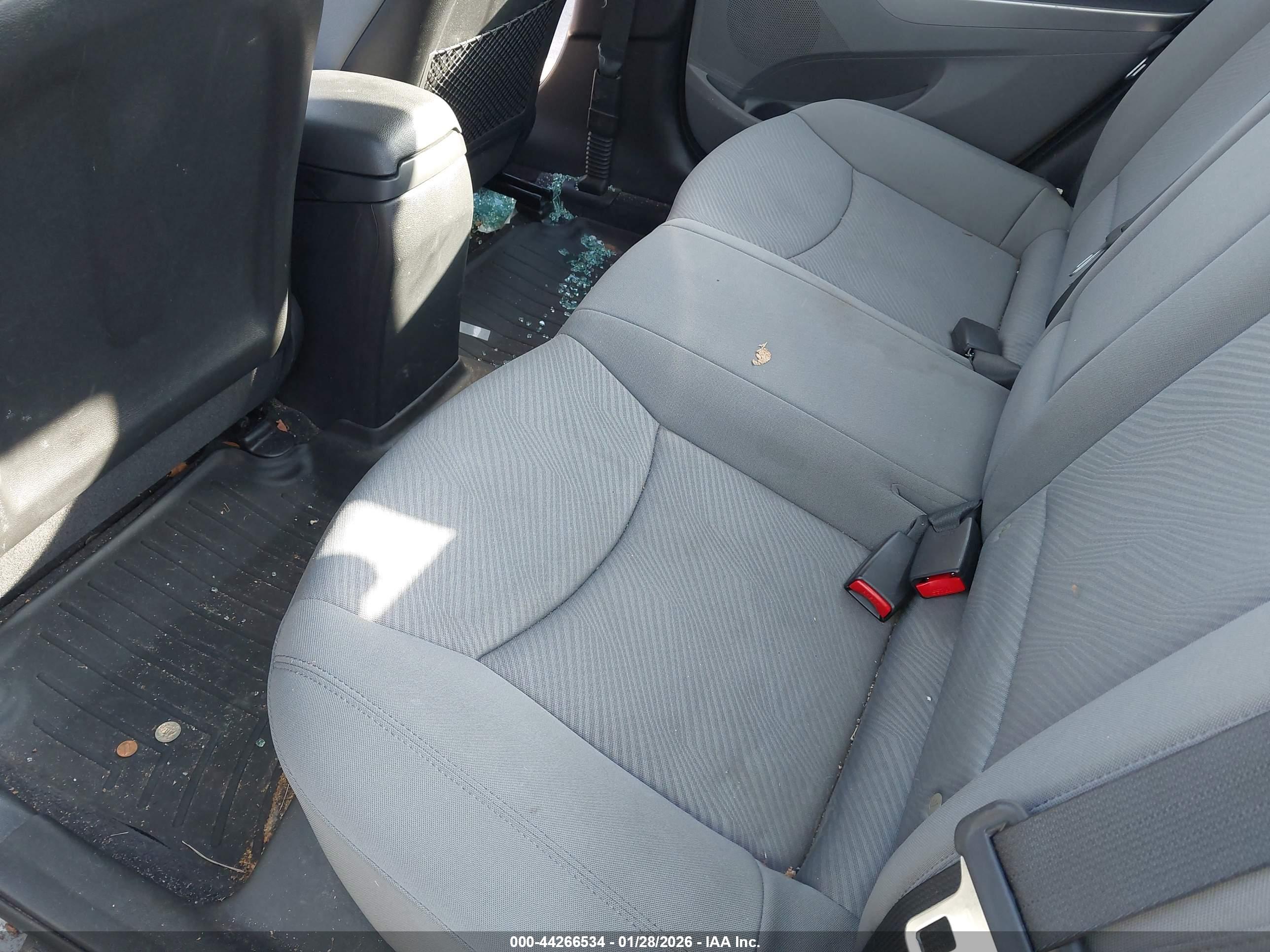 HYUNDAI ELANTRA image 8