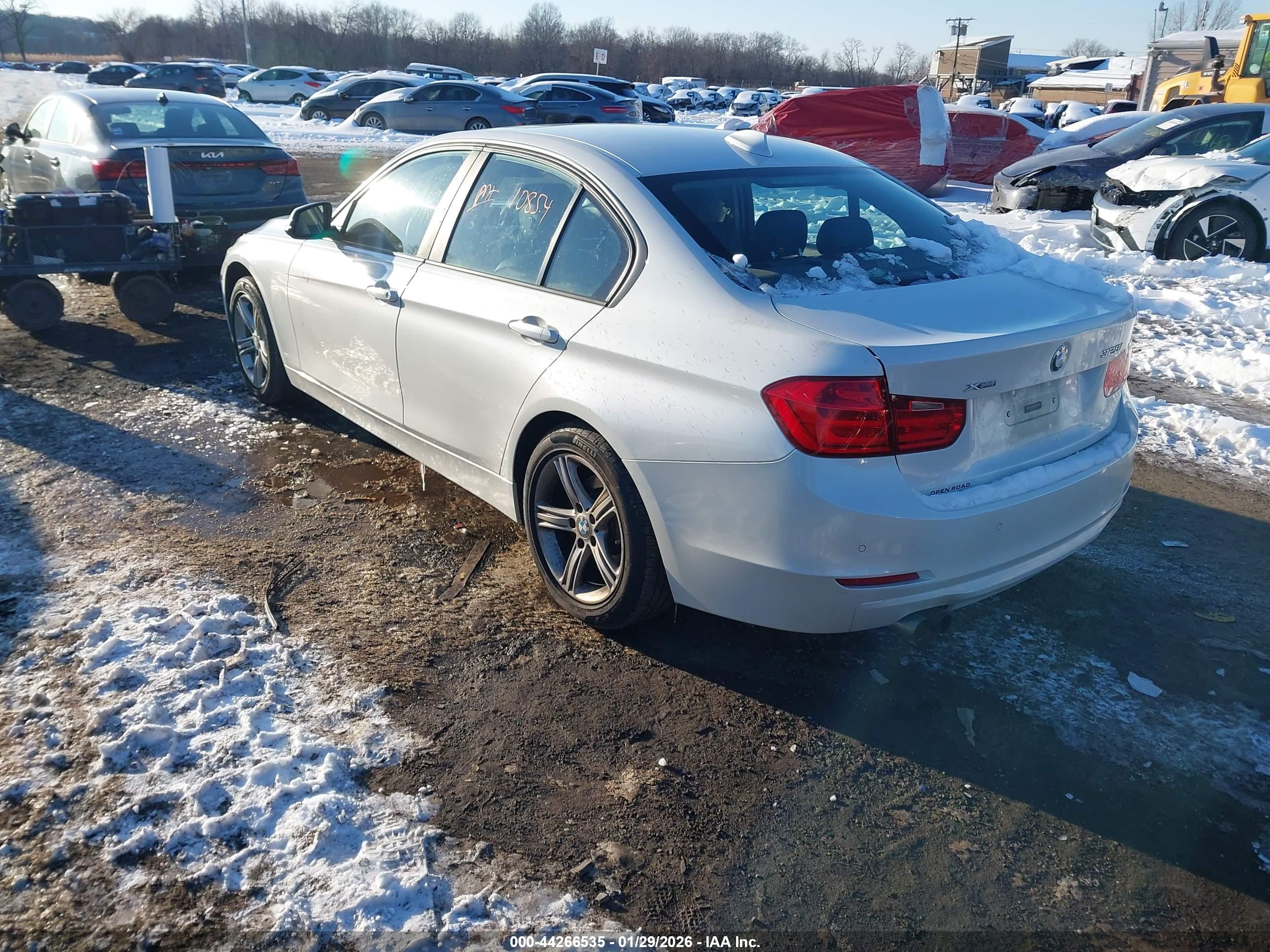 BMW 328I image 3