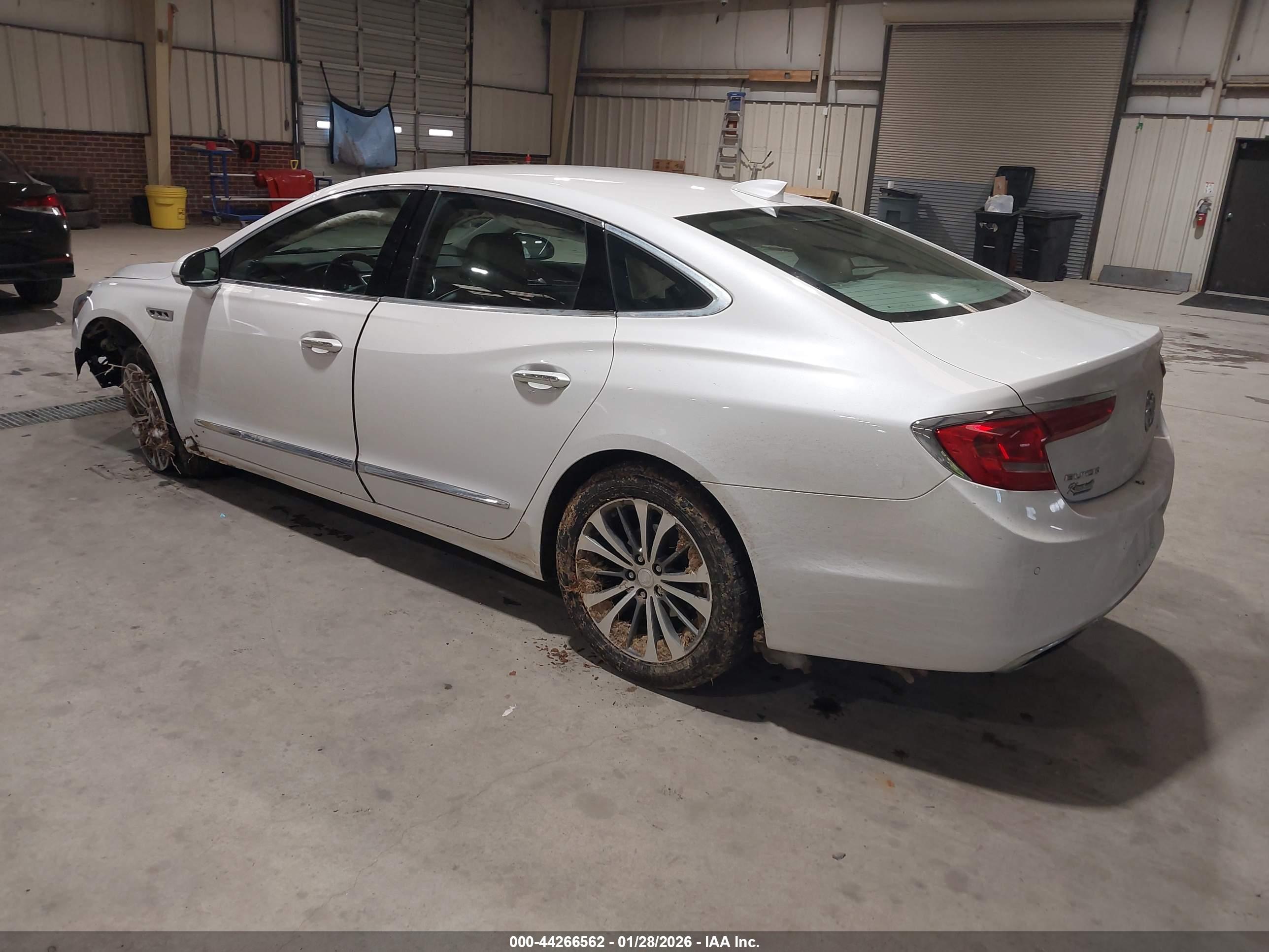 BUICK LACROSSE image 3