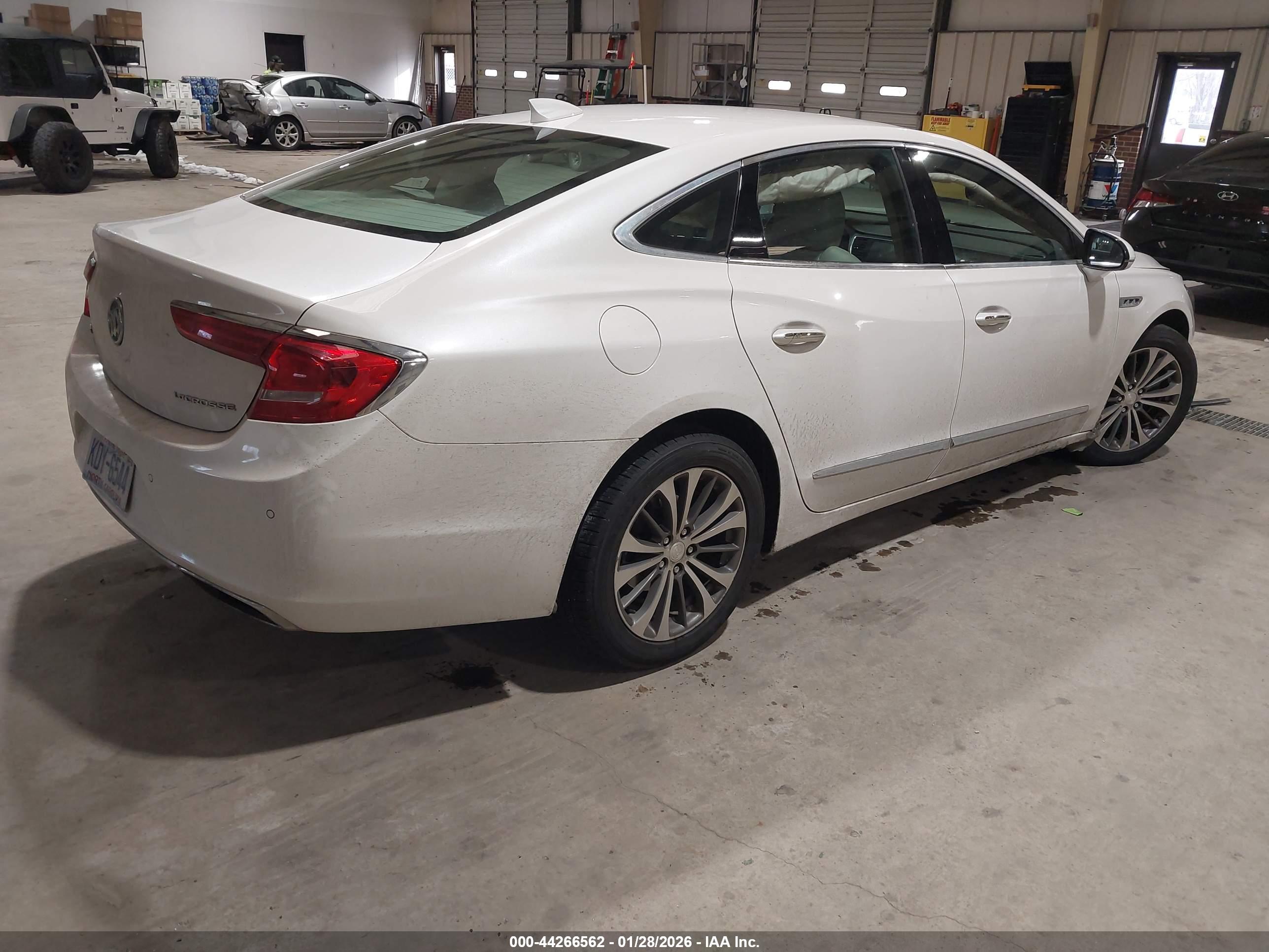 BUICK LACROSSE image 4
