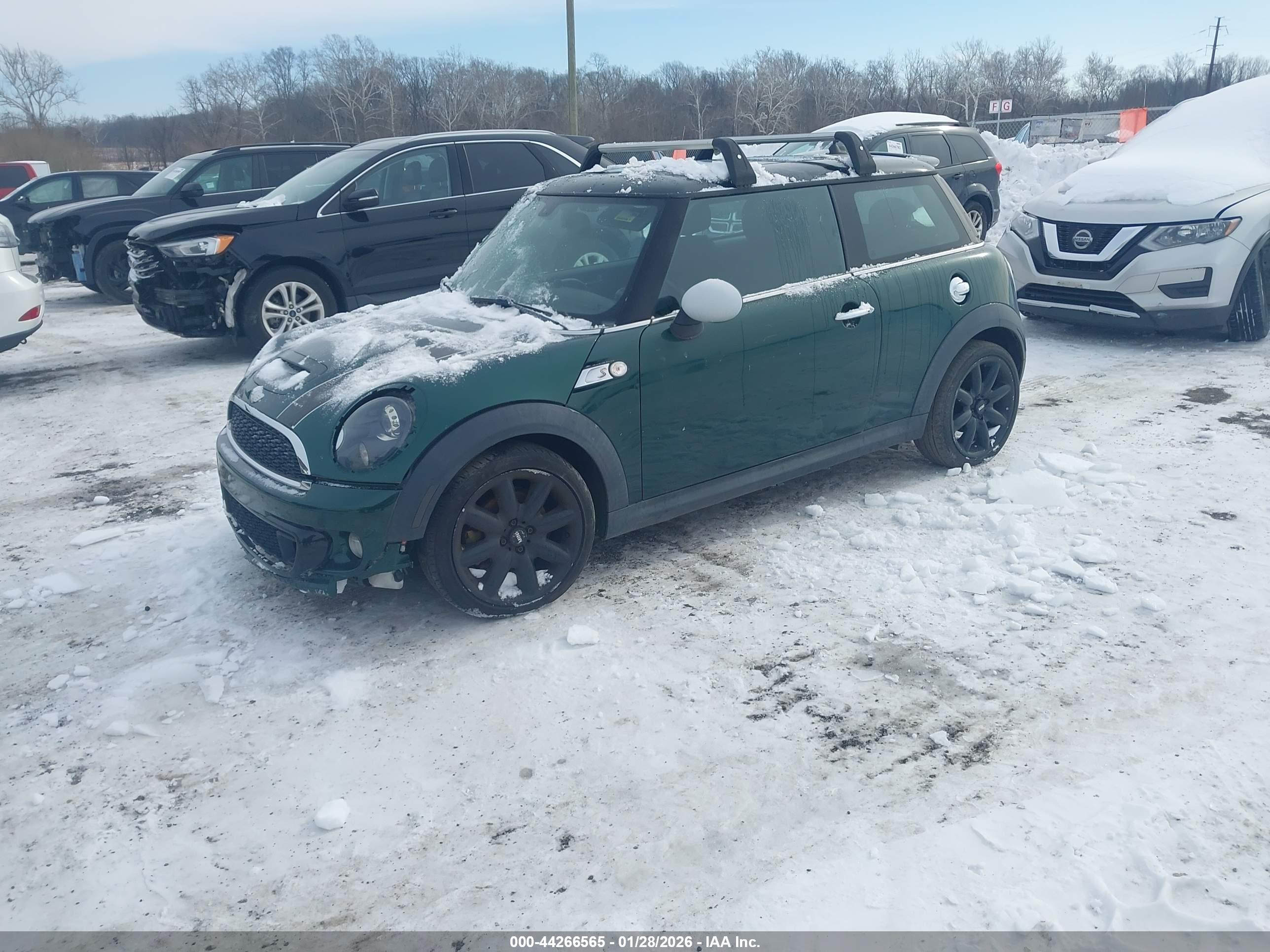 MINI COOPER image 2