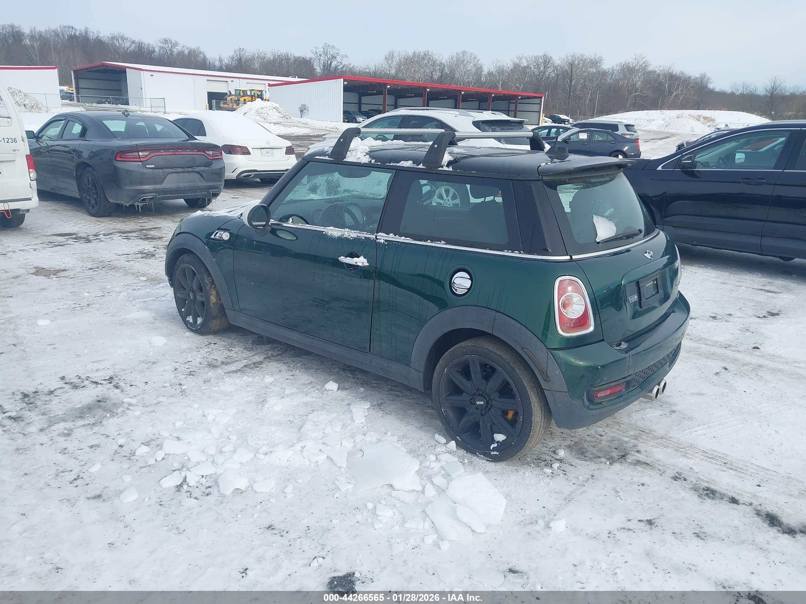 MINI COOPER image 3