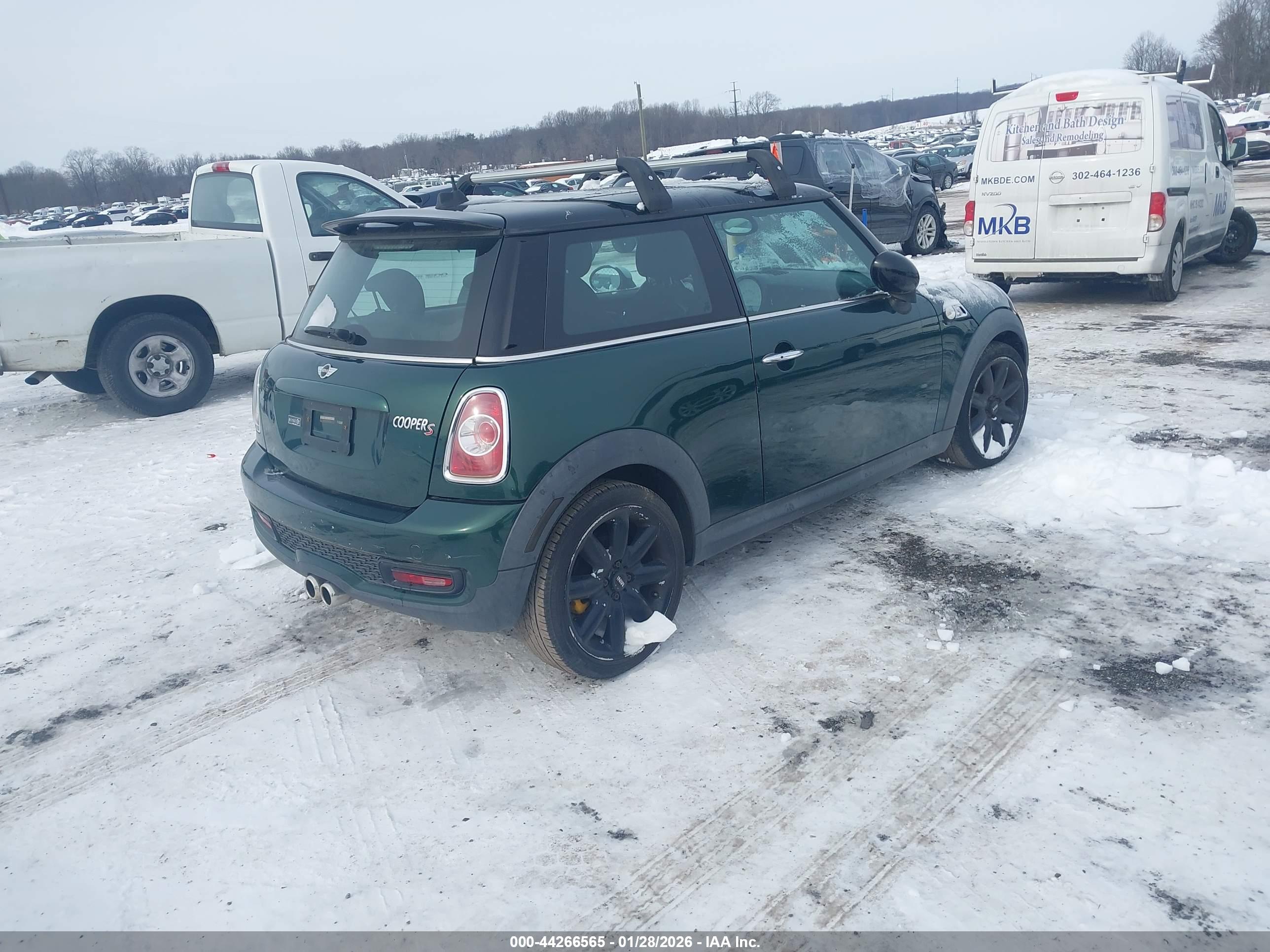 MINI COOPER image 4