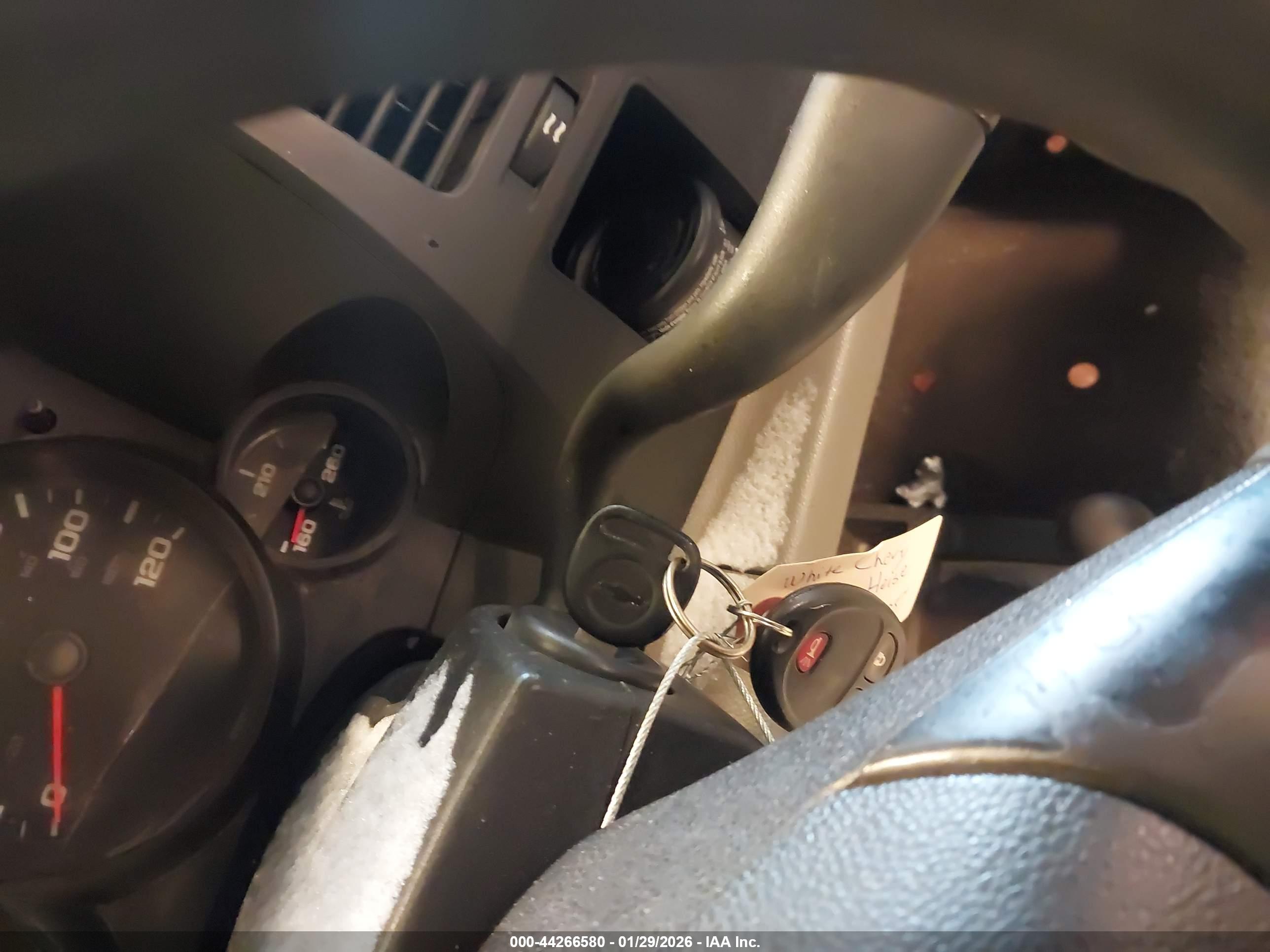 CHEVROLET SILVERADO image 11