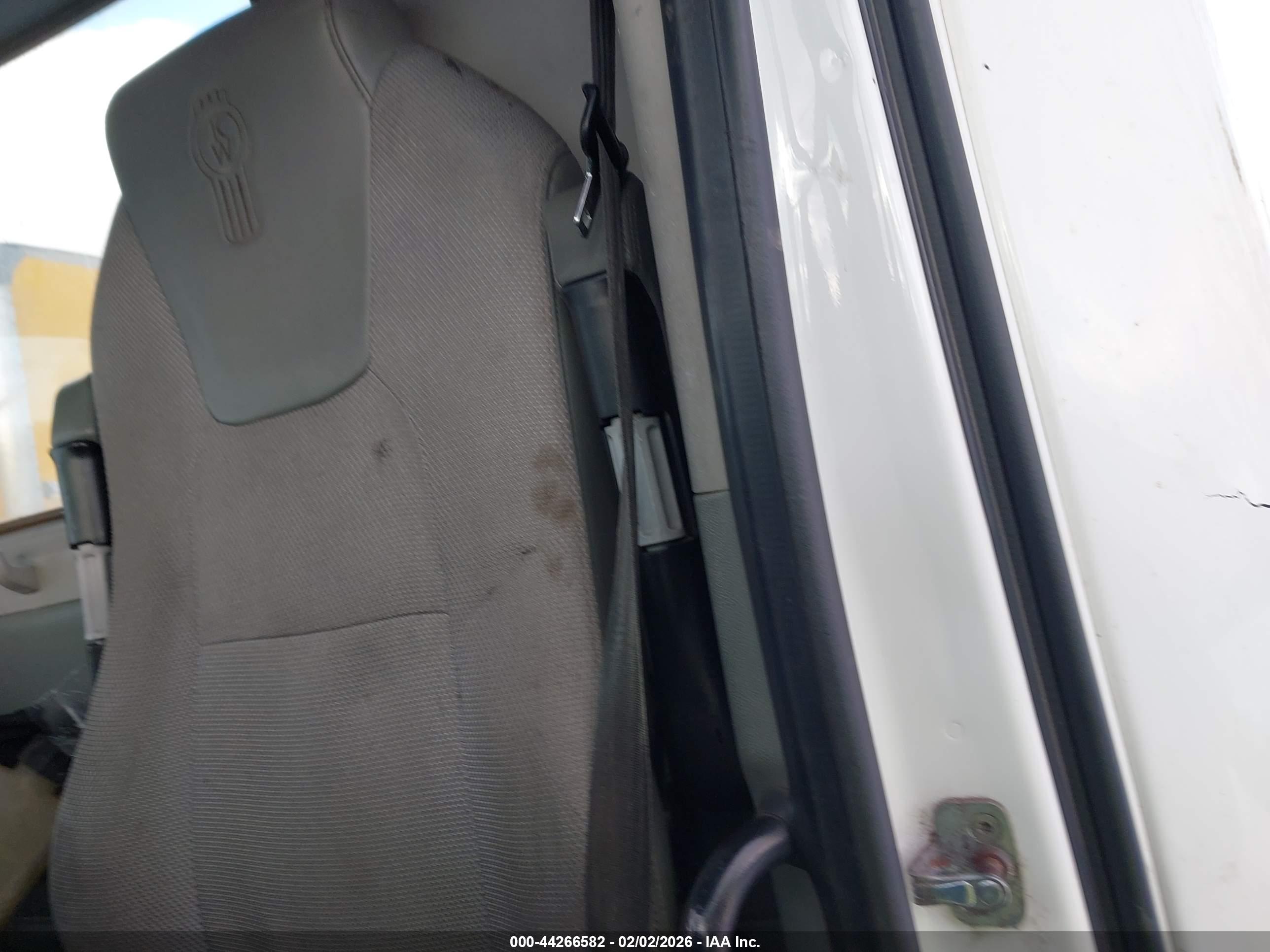 KENWORTH CONSTRUCTION image 7