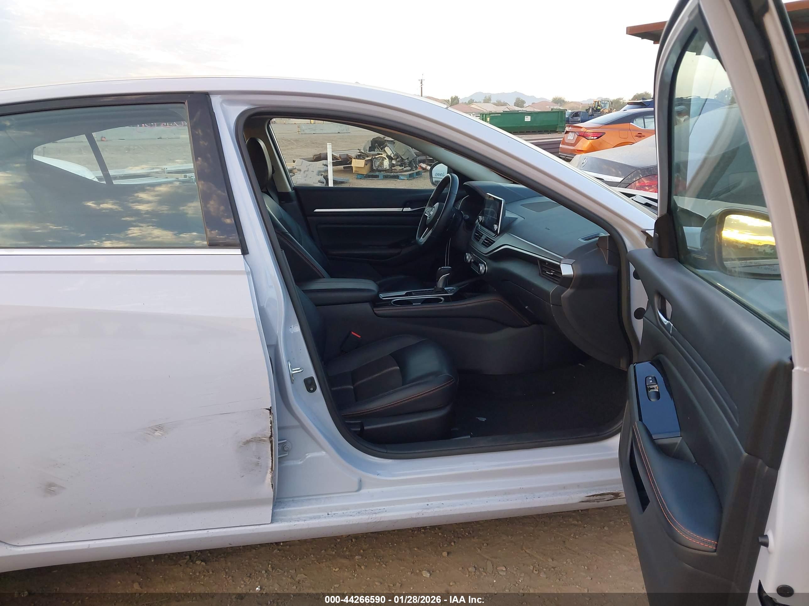 NISSAN ALTIMA image 5