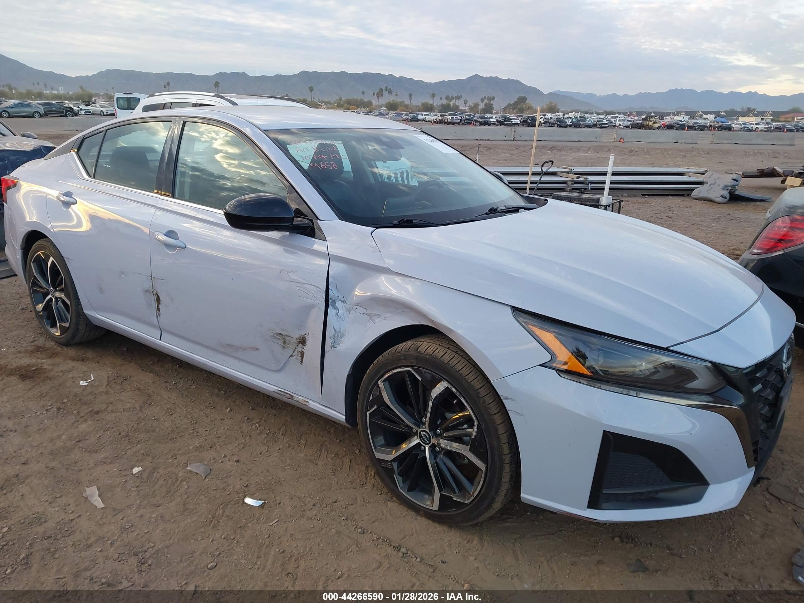NISSAN ALTIMA image 6