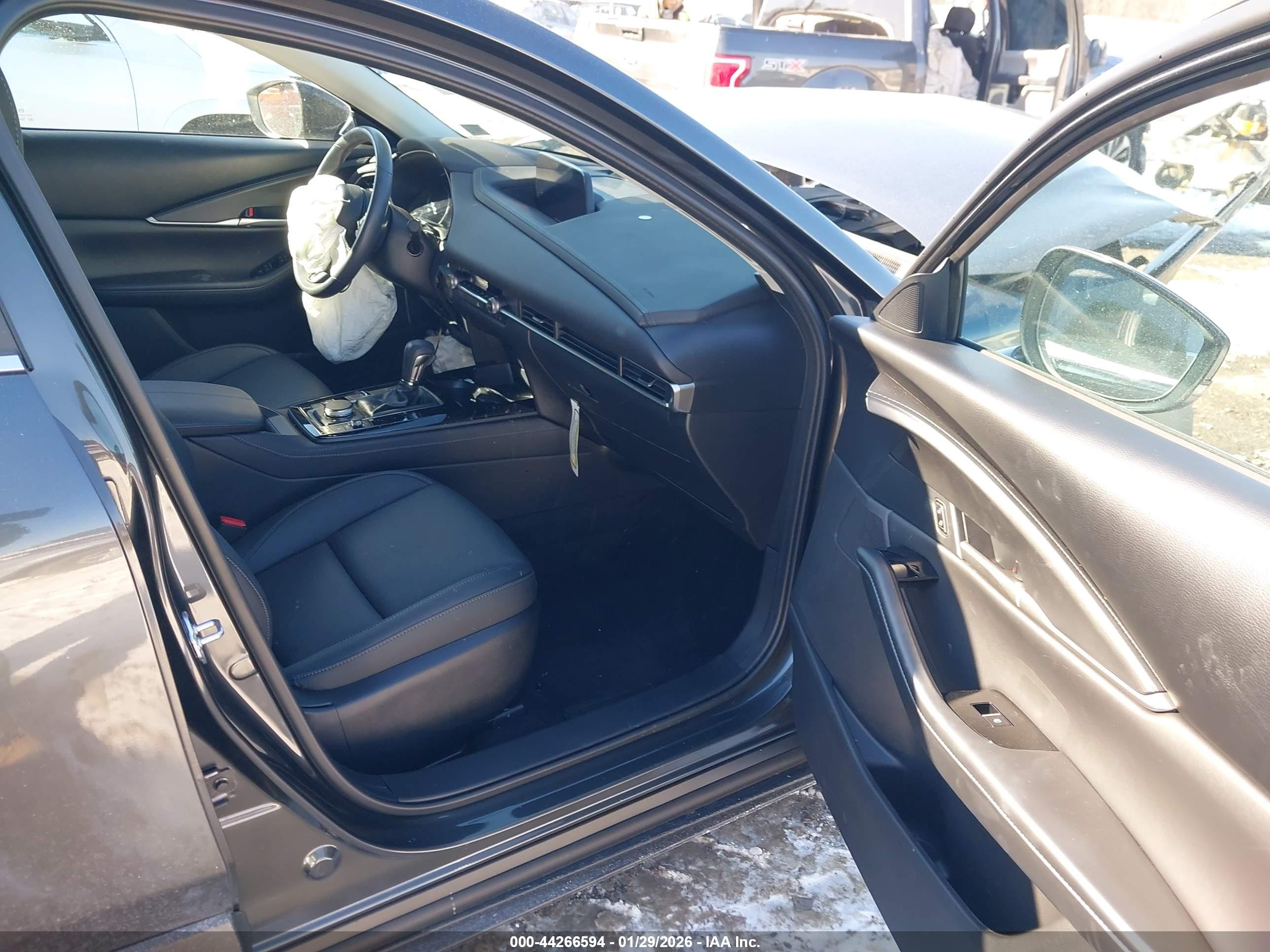 MAZDA CX-30 image 5