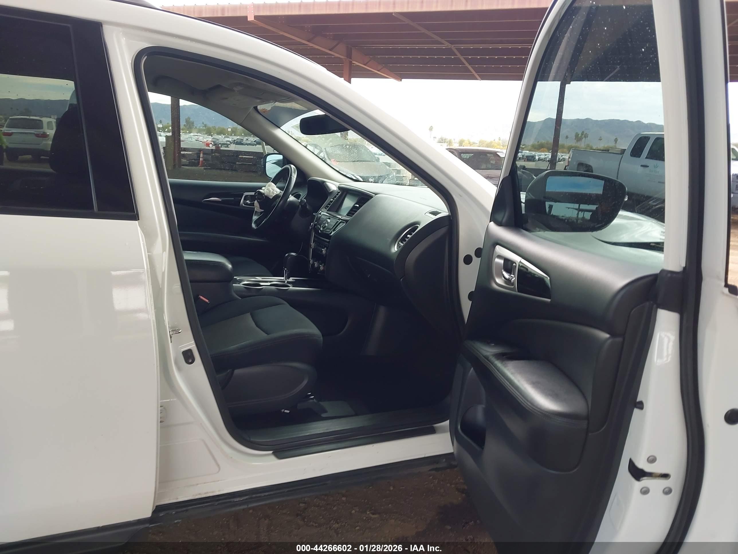 NISSAN PATHFINDER image 5