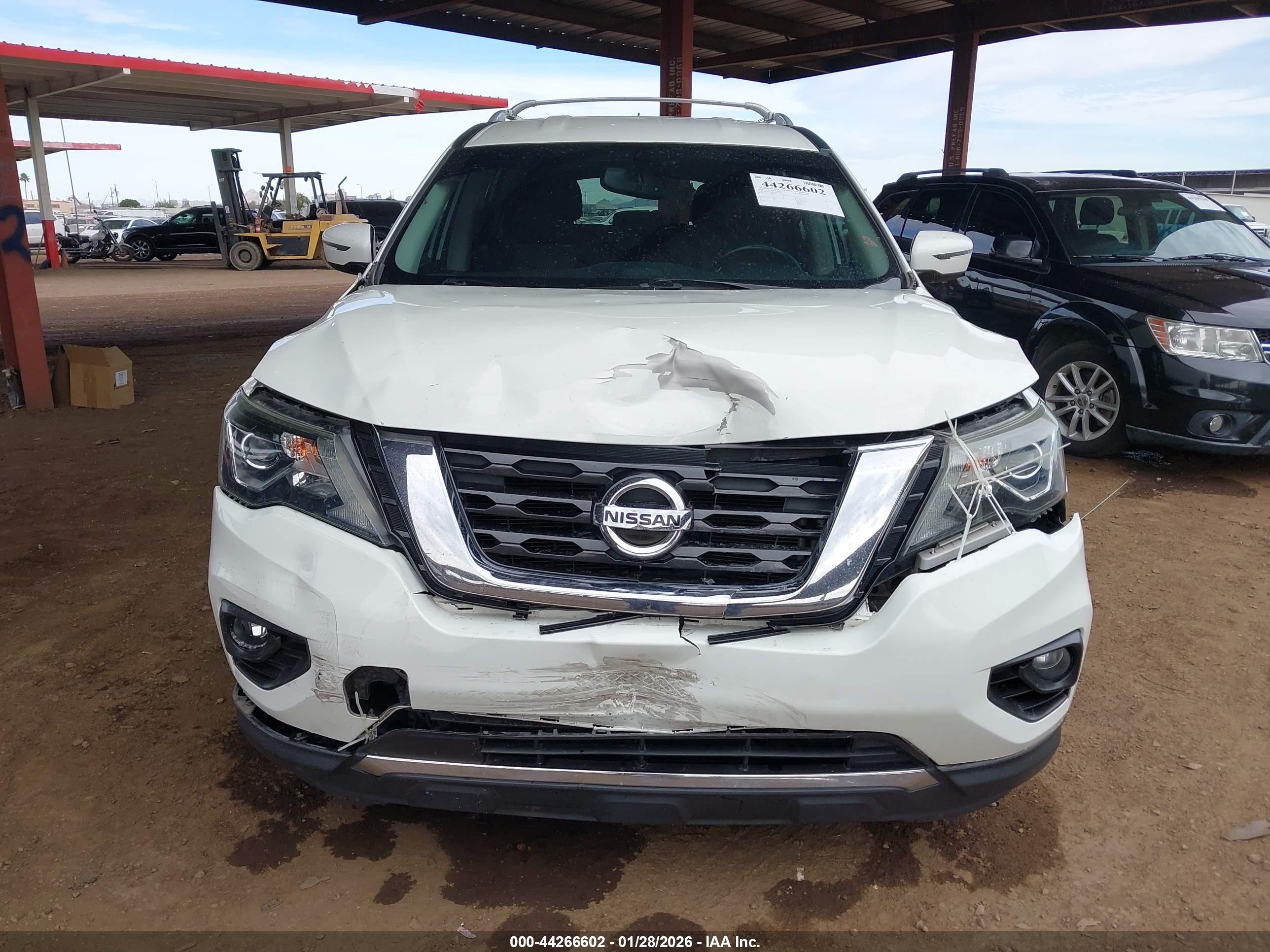 NISSAN PATHFINDER image 6