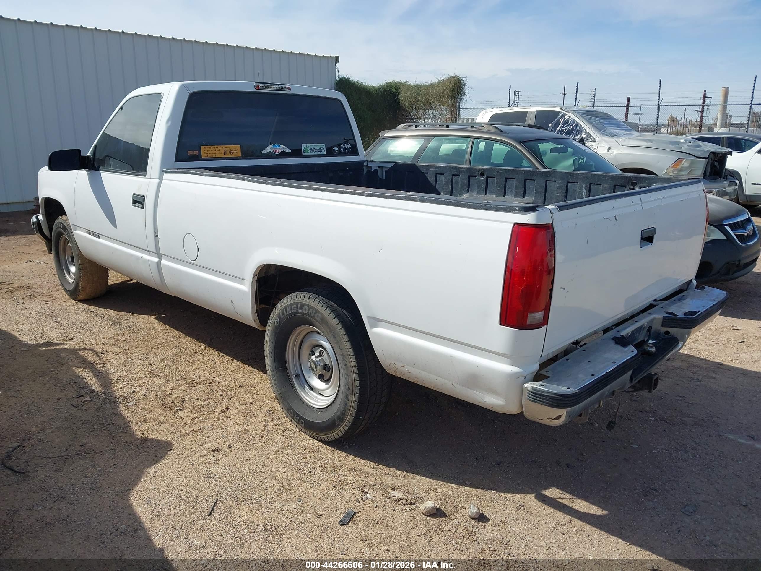 CHEVROLET C1500 image 3
