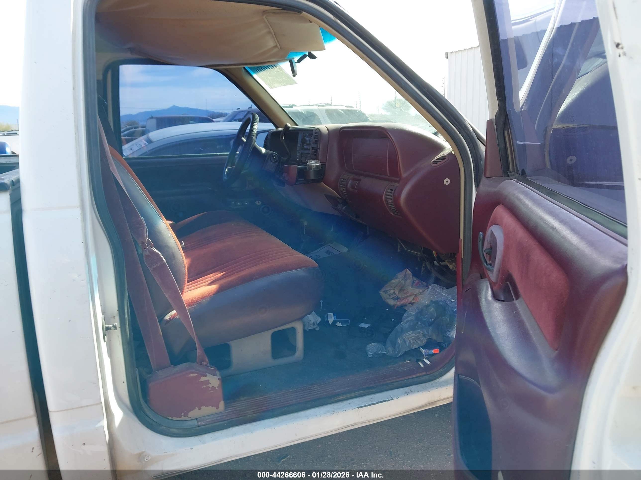 CHEVROLET C1500 image 5