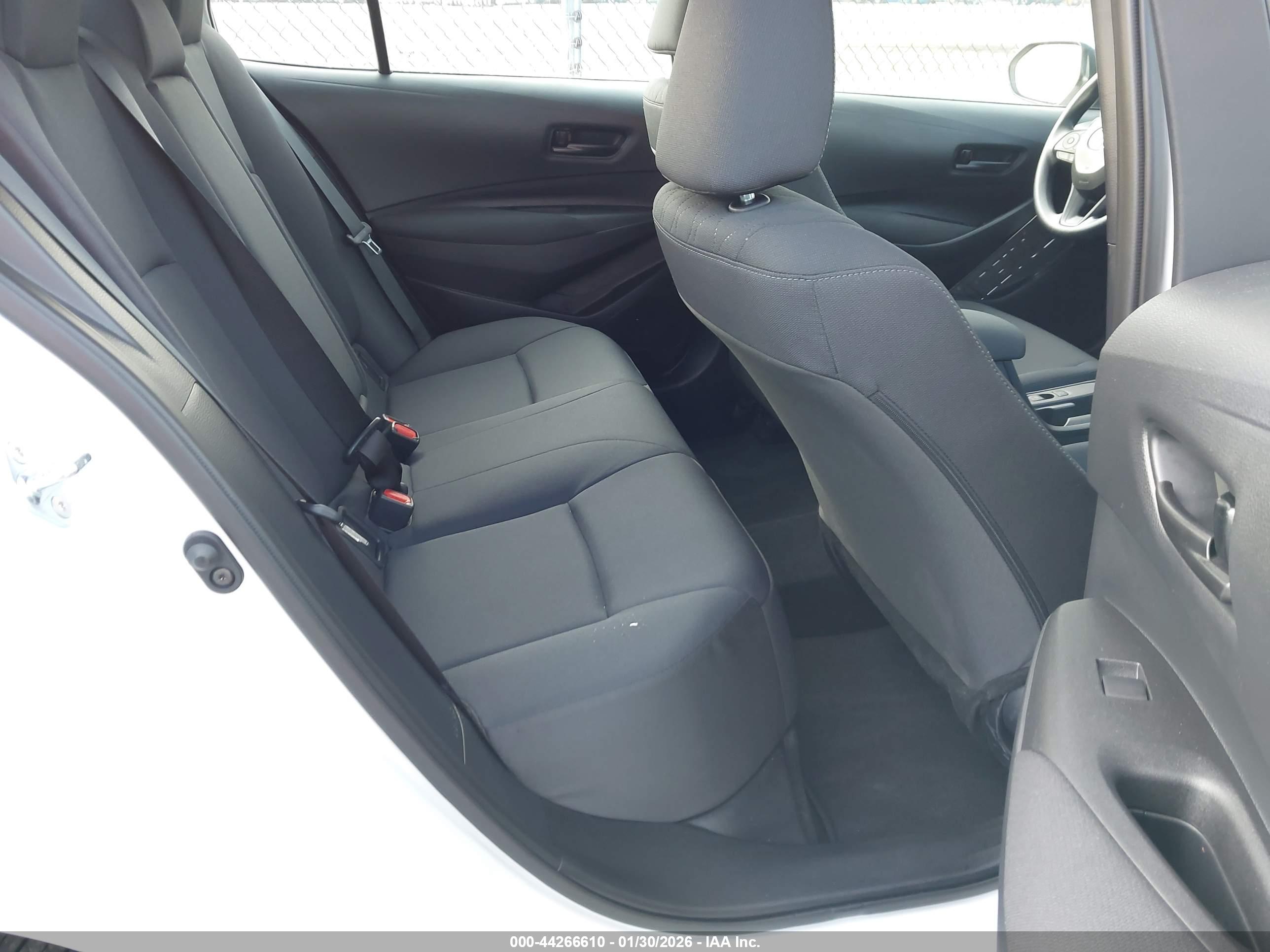 TOYOTA COROLLA image 8