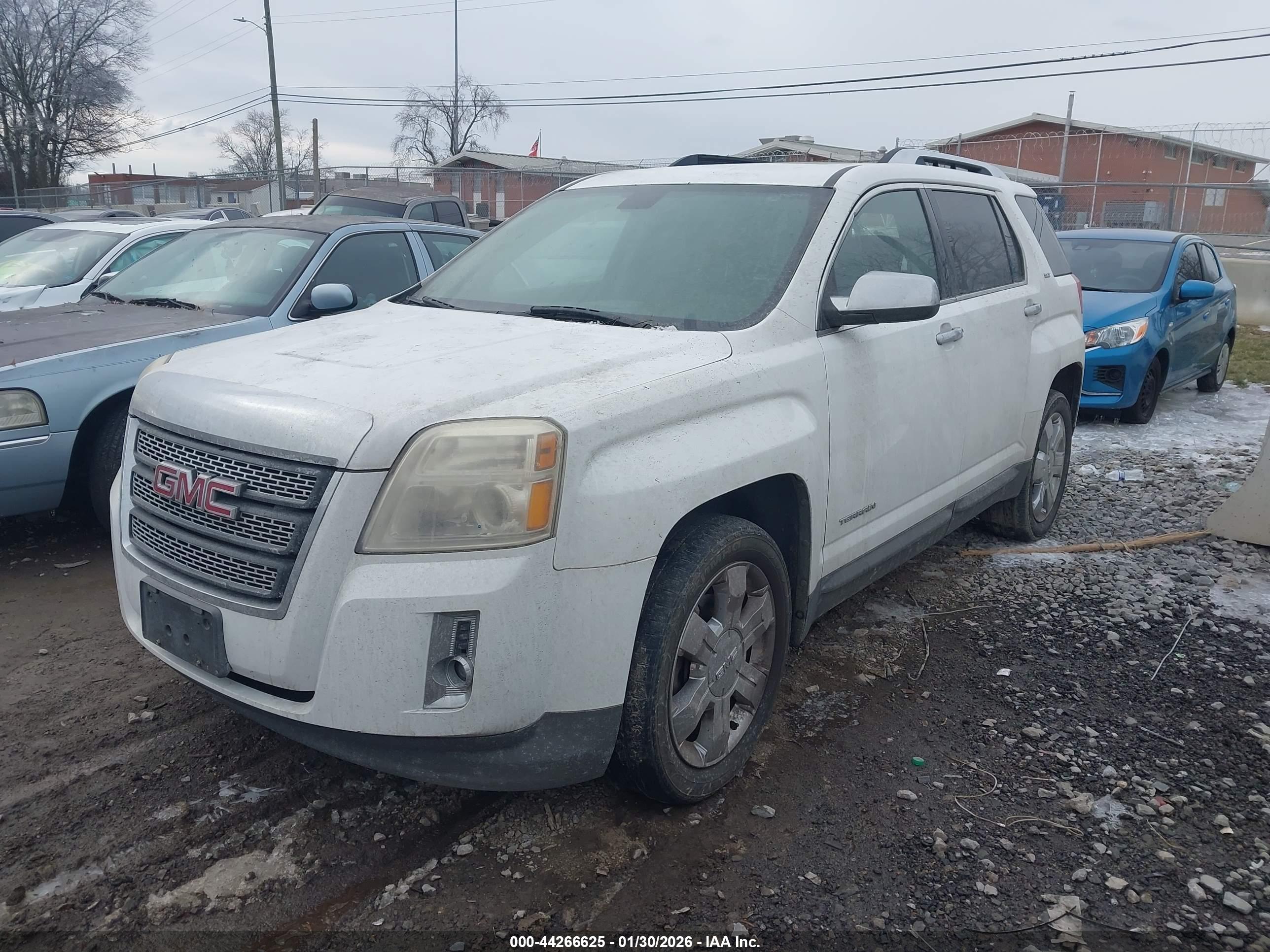 GMC TERRAIN image 2