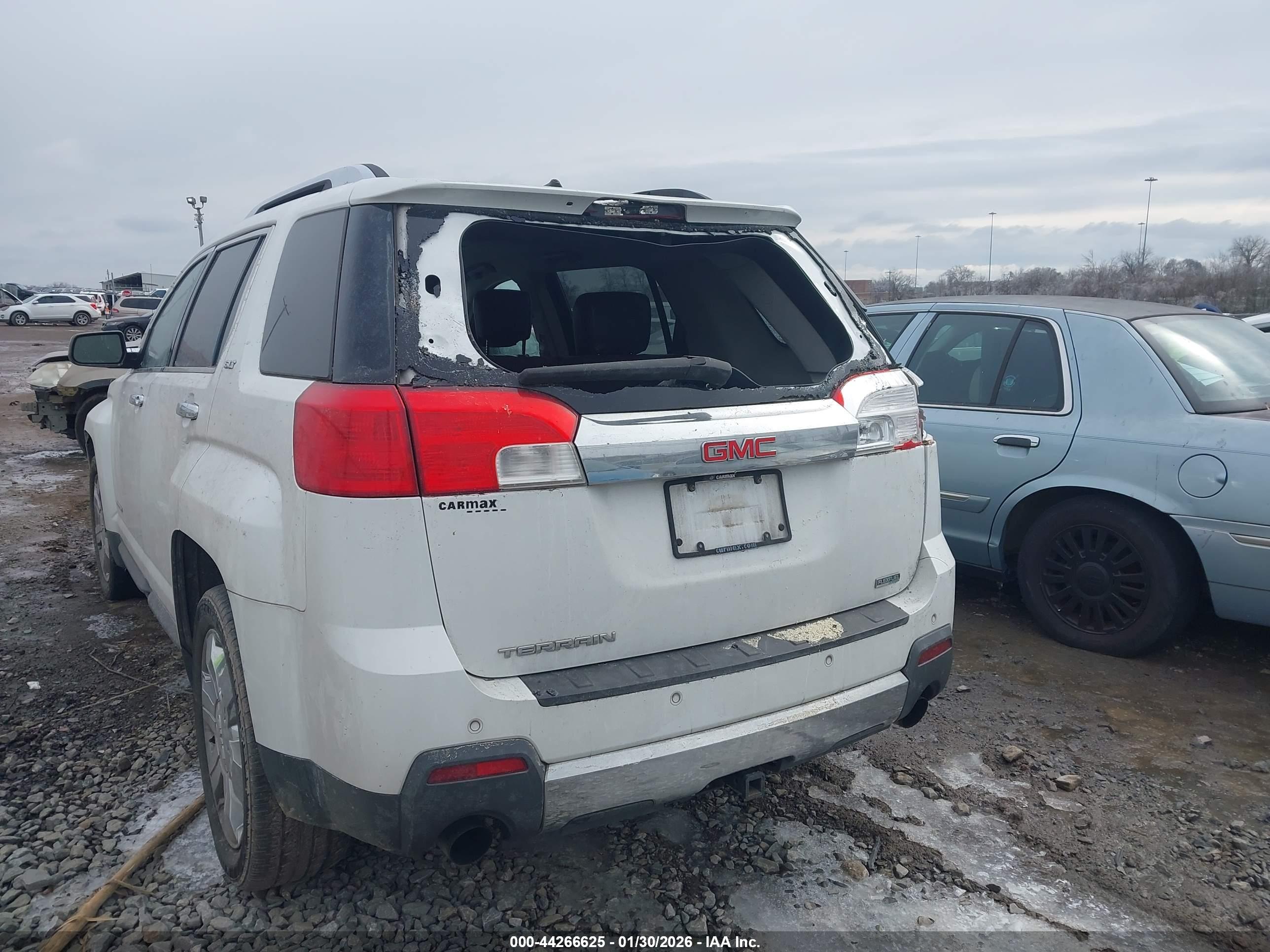 GMC TERRAIN image 6
