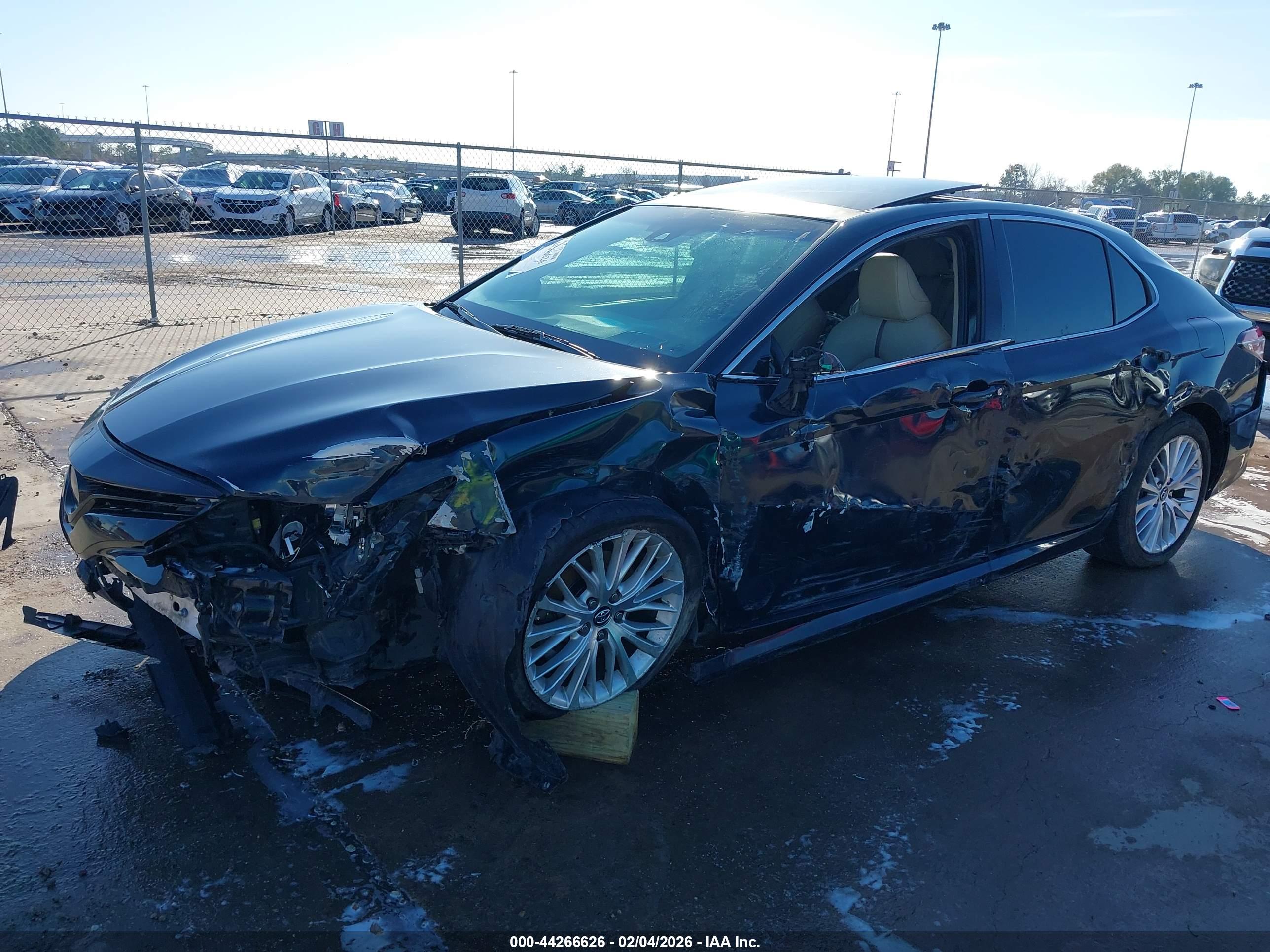 TOYOTA CAMRY image 6