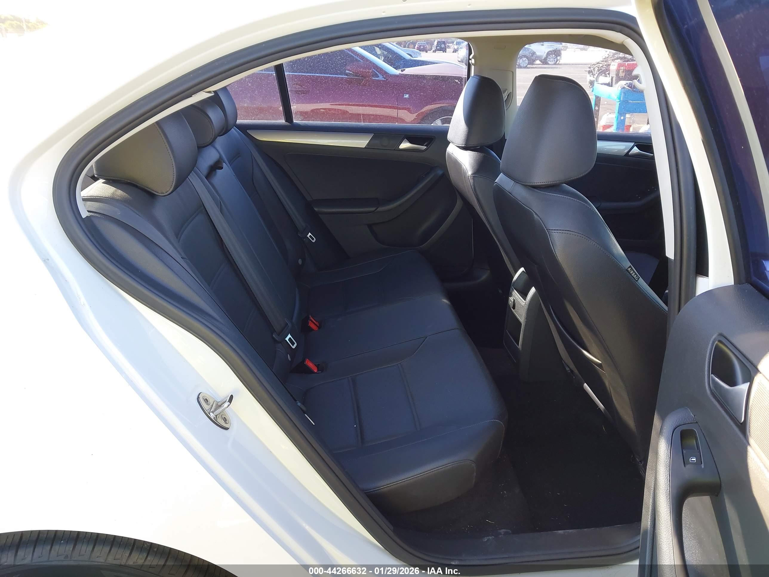 VOLKSWAGEN JETTA image 8