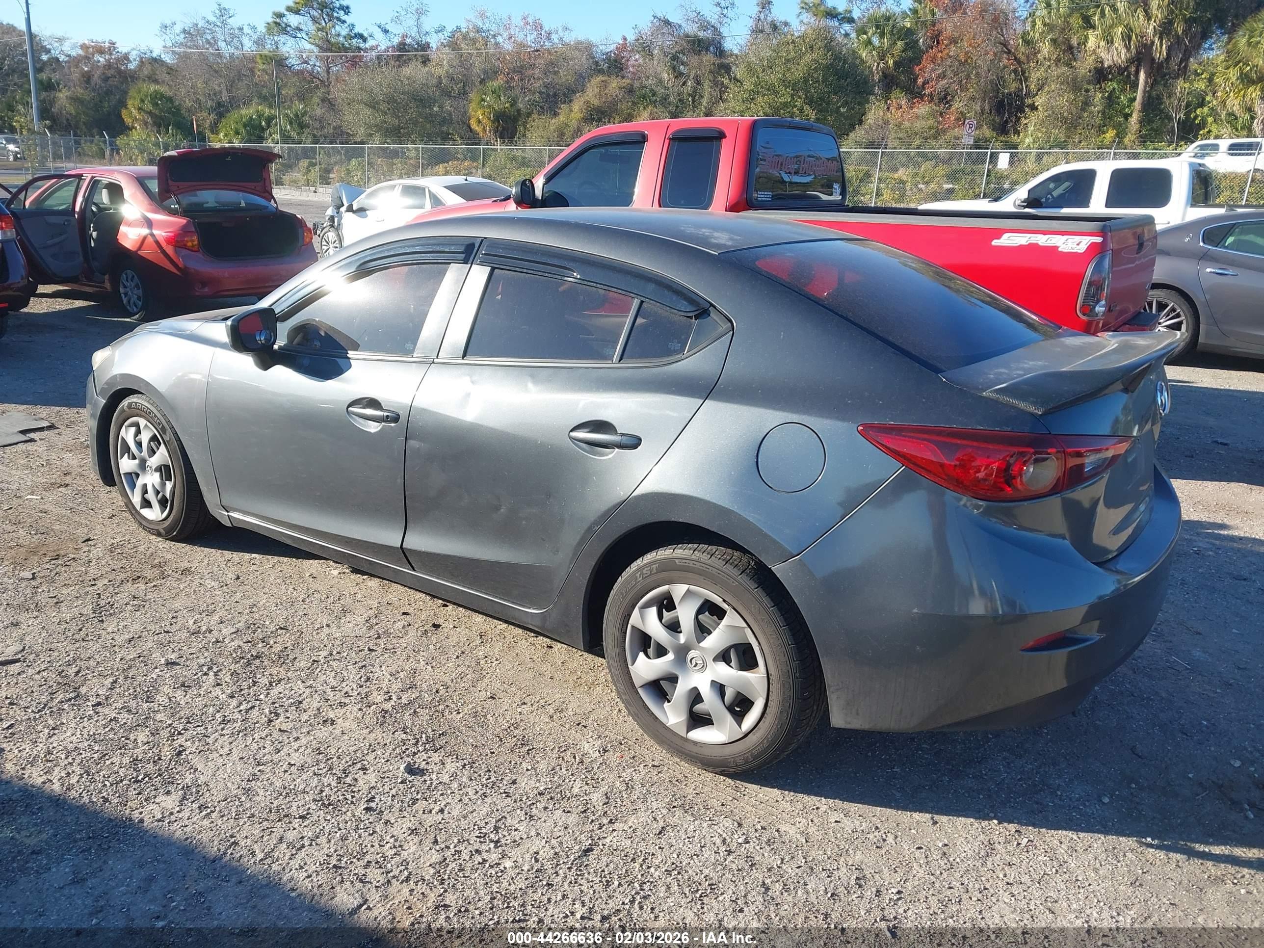 MAZDA MAZDA3 image 3