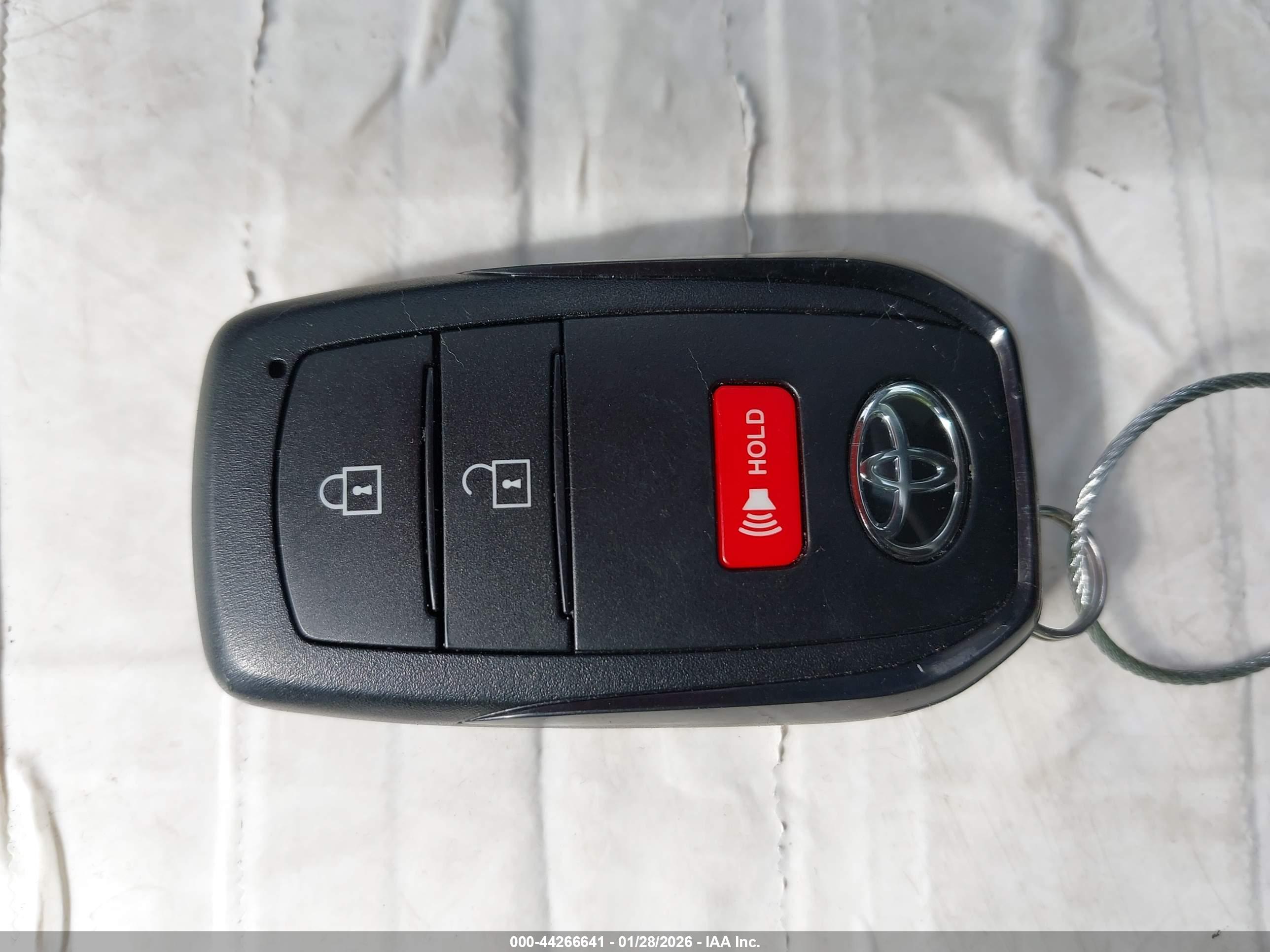 TOYOTA COROLLA image 11