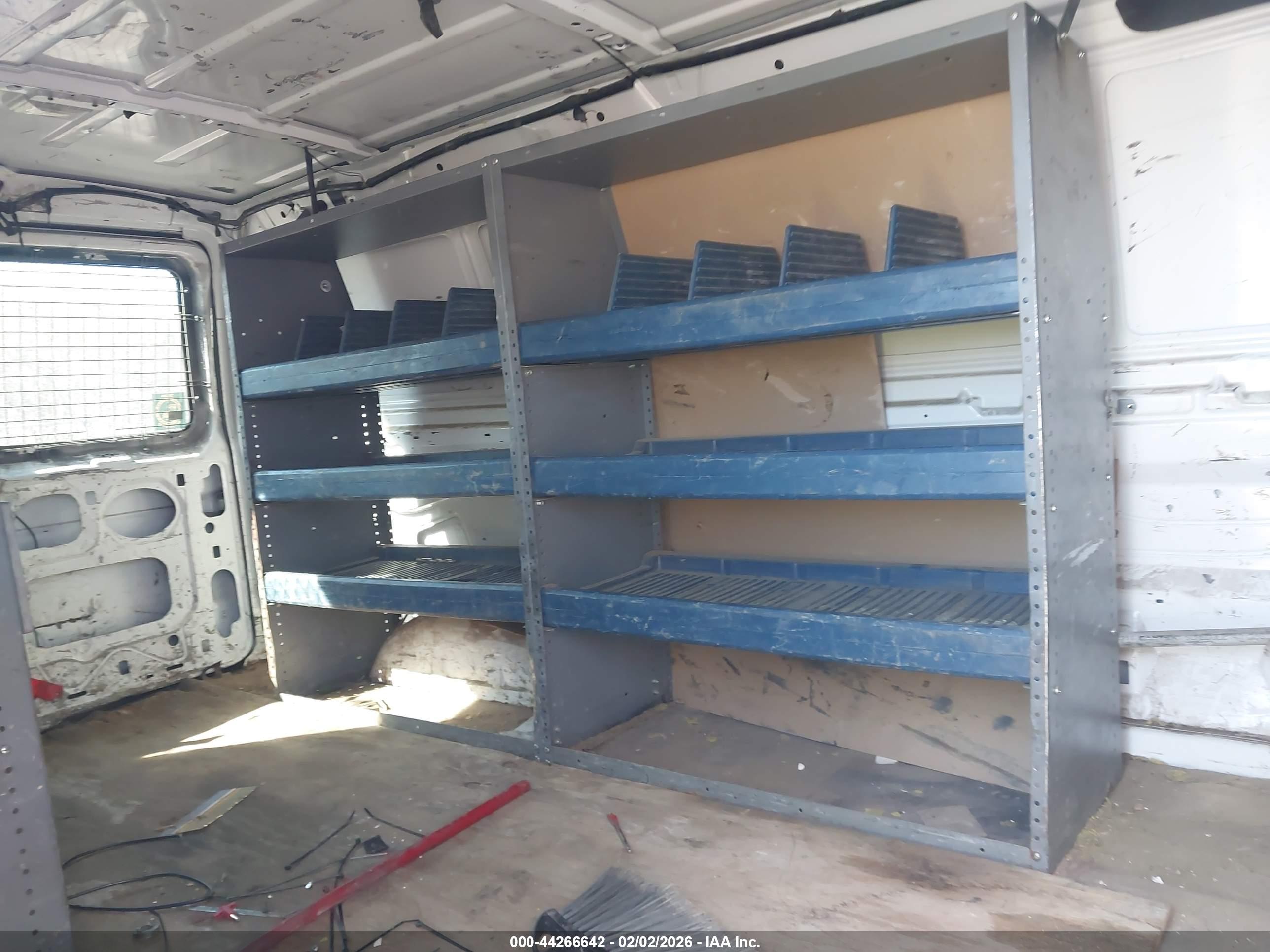 FORD E-250 image 8