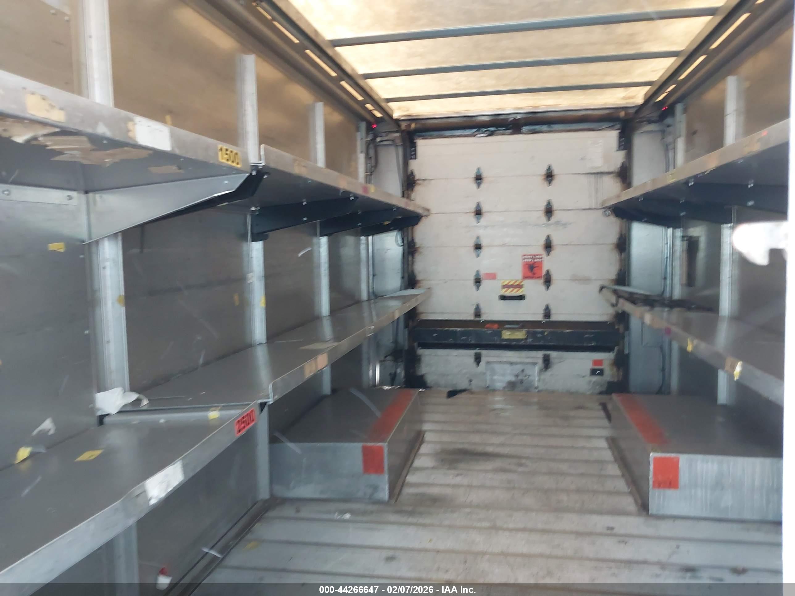 FREIGHTLINER CHASSIS image 7