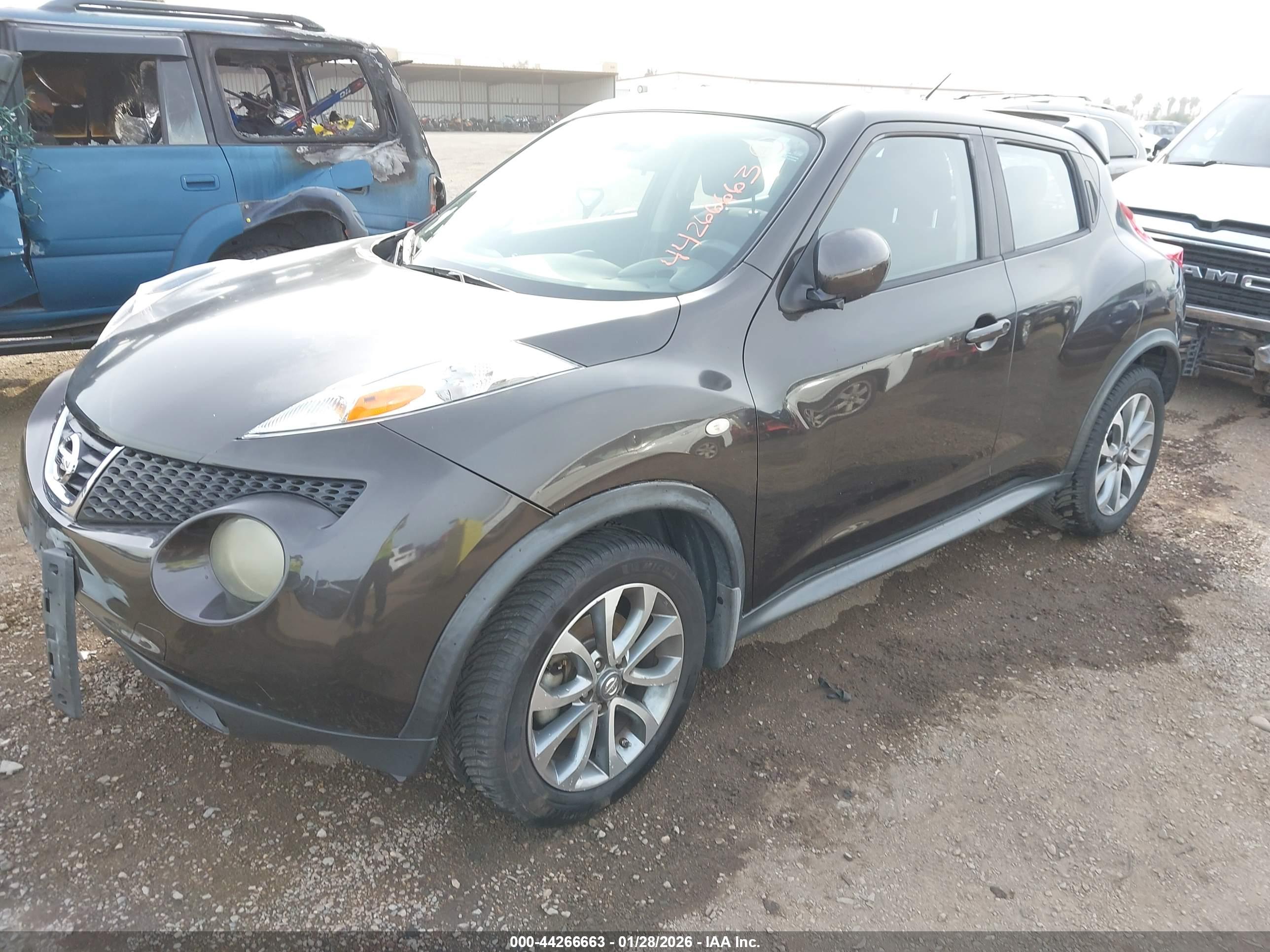 NISSAN JUKE image 6