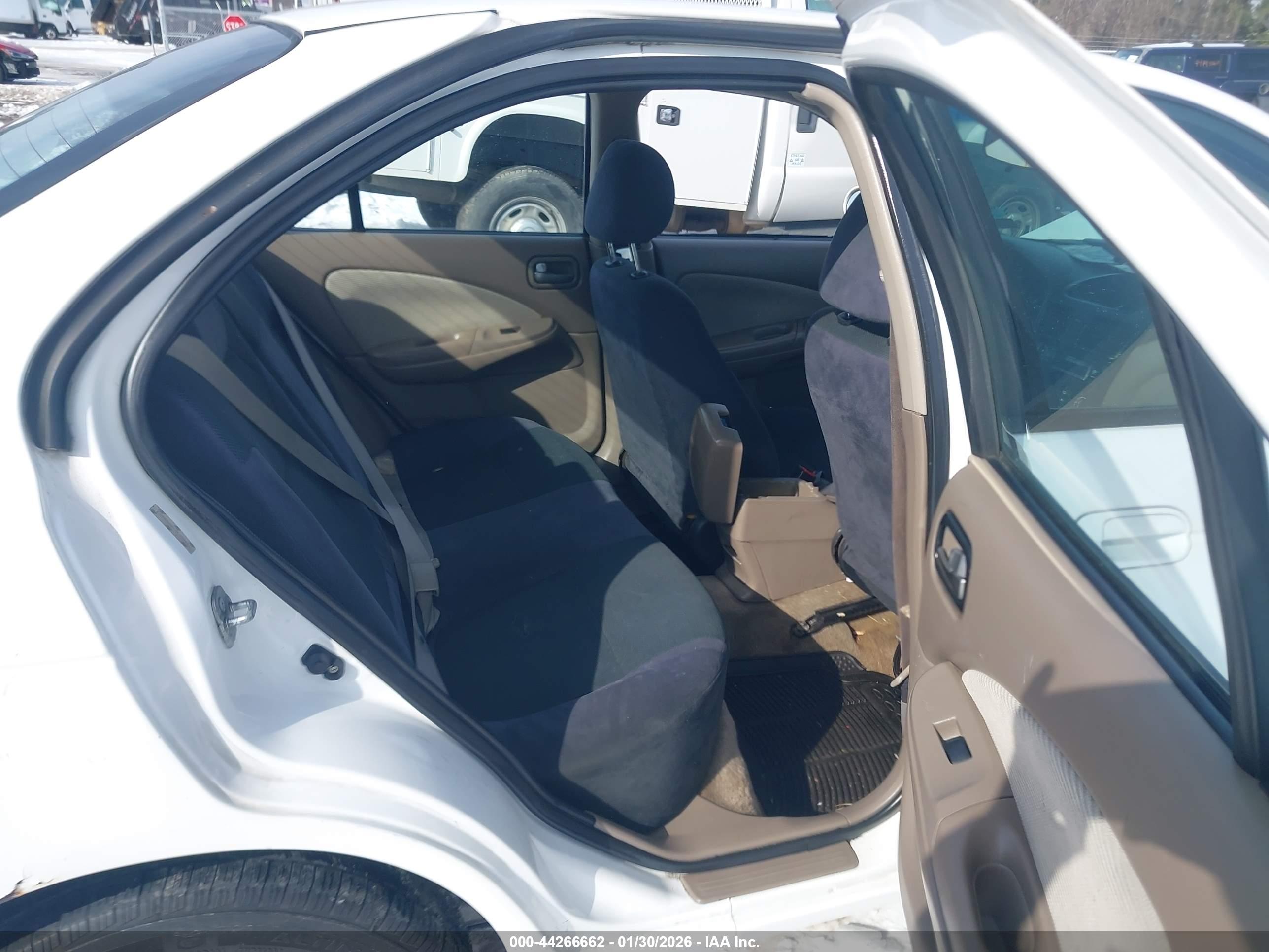 NISSAN SENTRA image 8