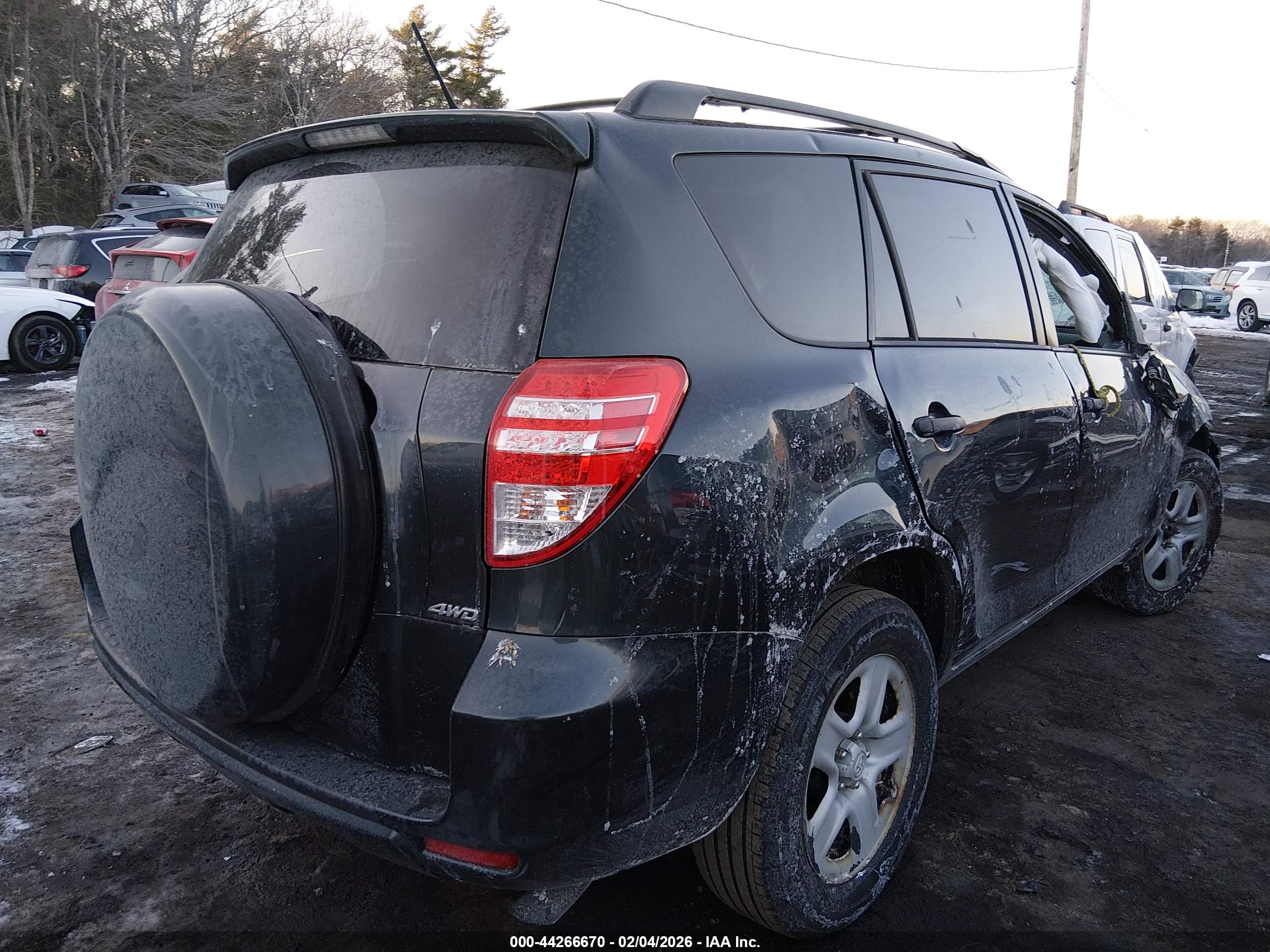 TOYOTA RAV4 image 4